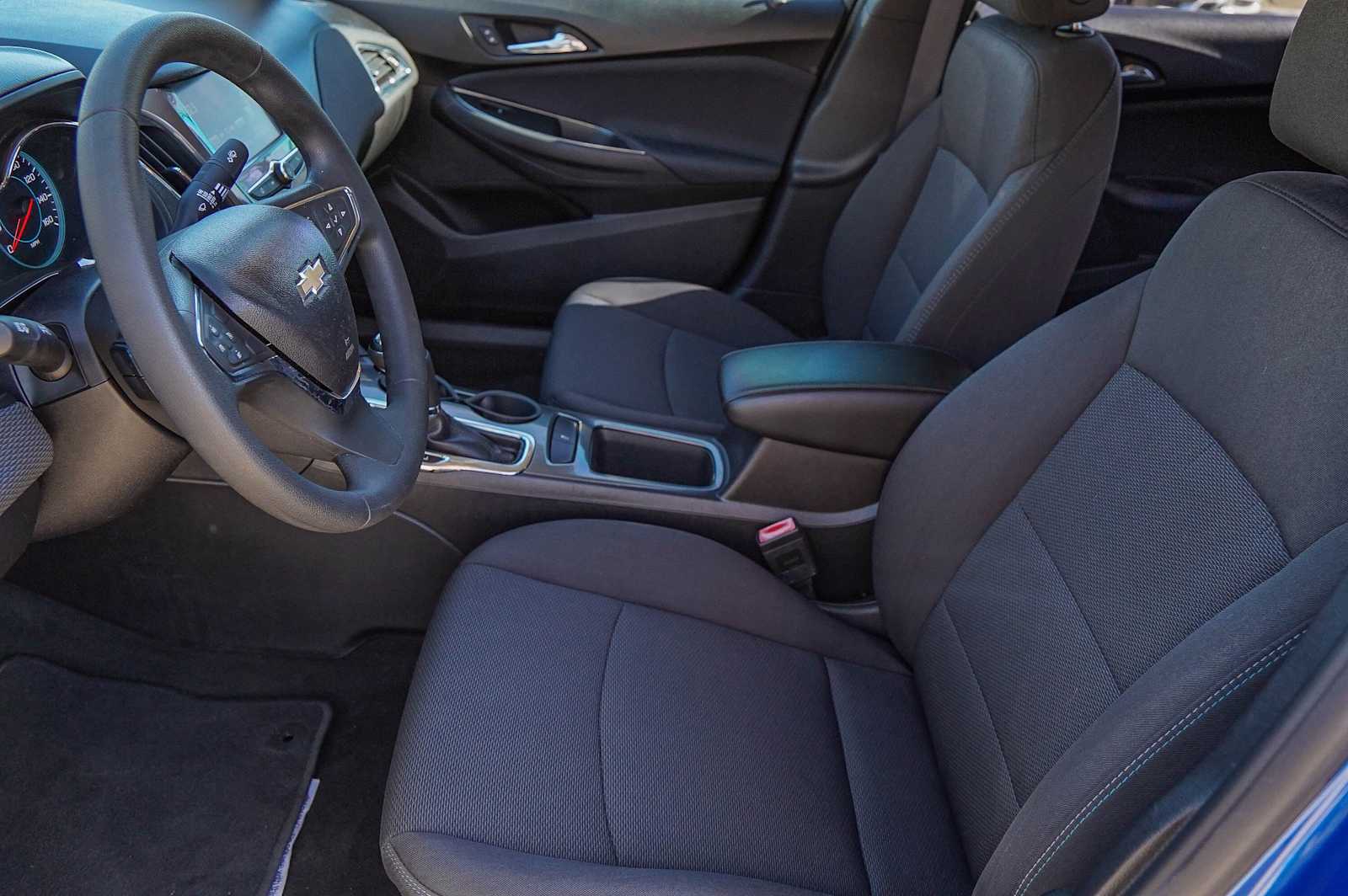 Thumbnail: 2017 Chevrolet Cruze - 10