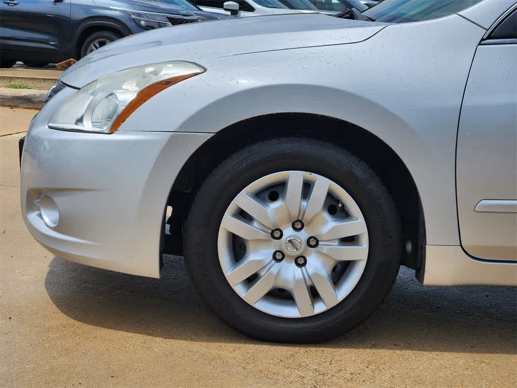 Thumbnail: 2011 Nissan Altima - 8