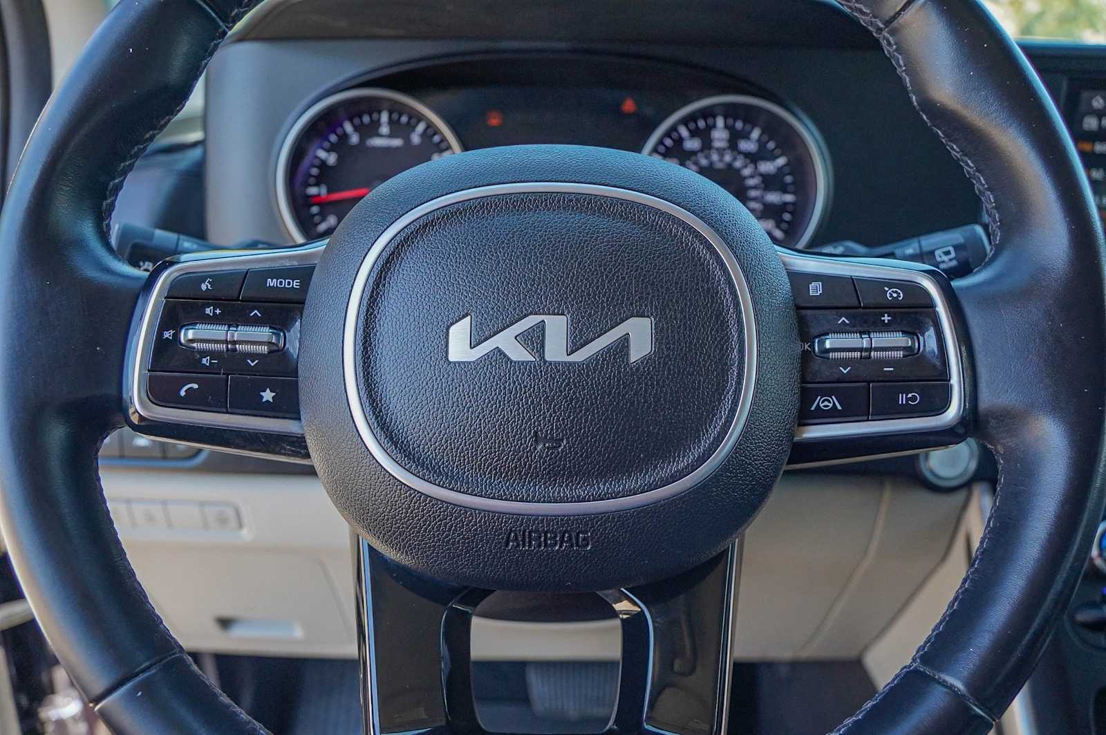 Thumbnail: 2022 Kia Carnival - 13