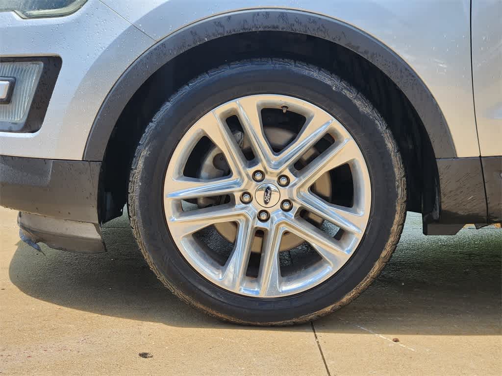 Thumbnail: 2016 Ford Explorer - 9