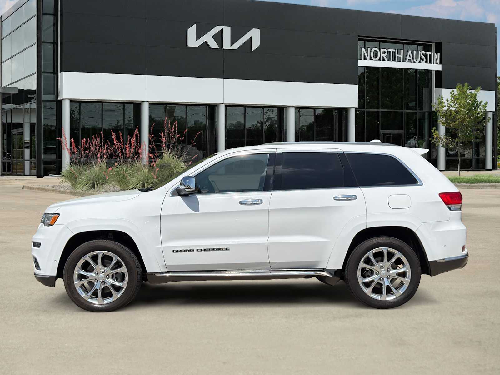 Thumbnail: 2020 Jeep Grand Cherokee - 7