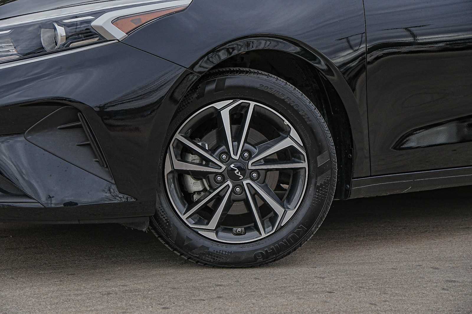 Thumbnail: 2023 Kia Forte - 2