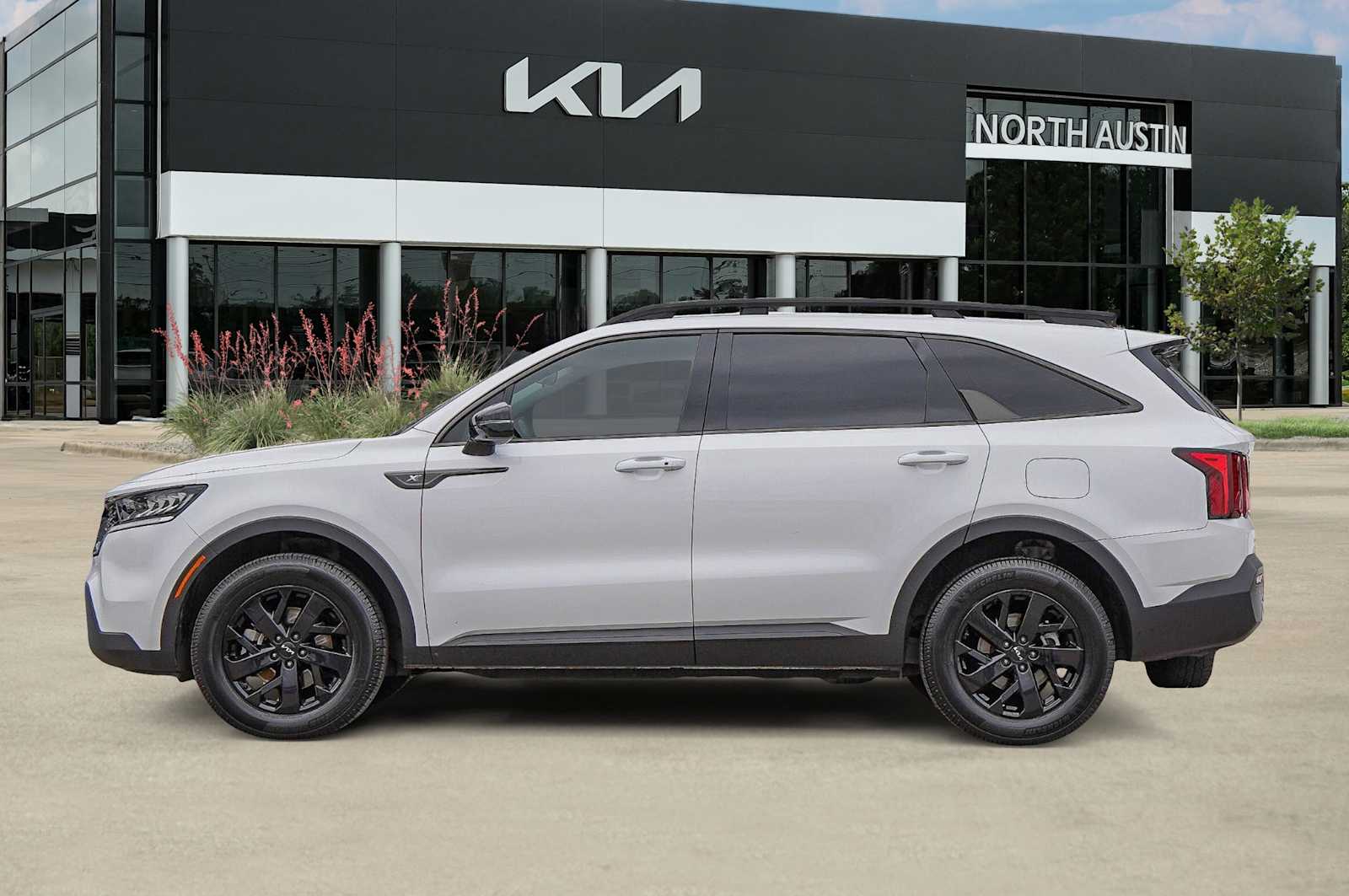 Thumbnail: 2023 Kia Sorento - 4