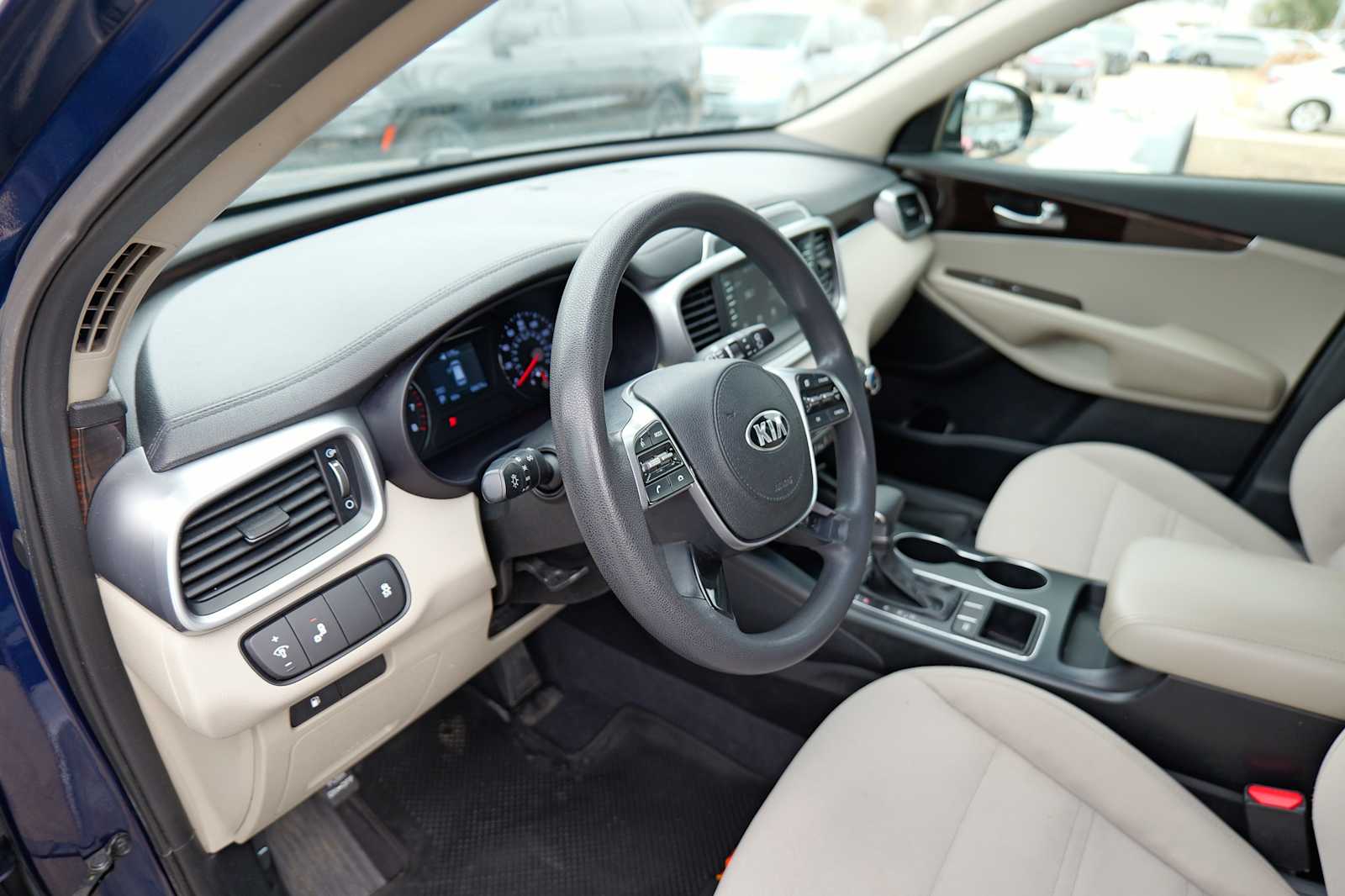 Thumbnail: 2019 Kia Sorento - 9