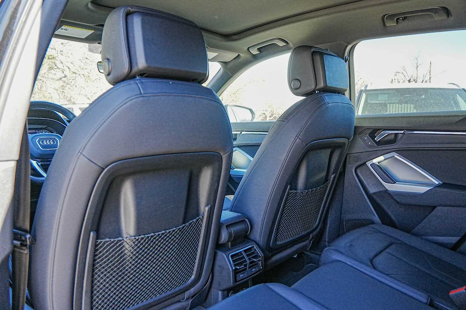 Thumbnail: 2020 Audi Q3 - 29