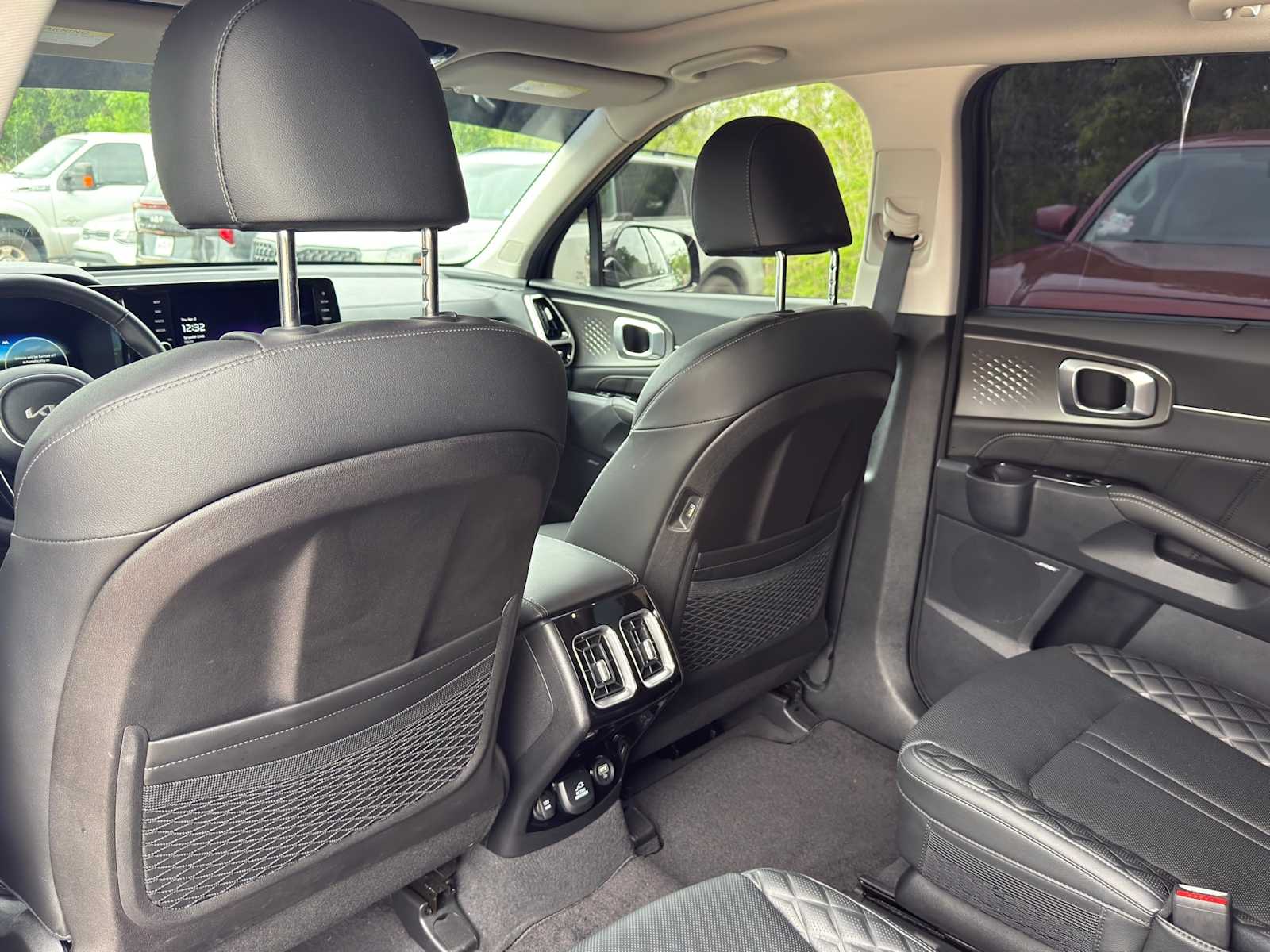 Thumbnail: 2023 Kia Sorento - 26