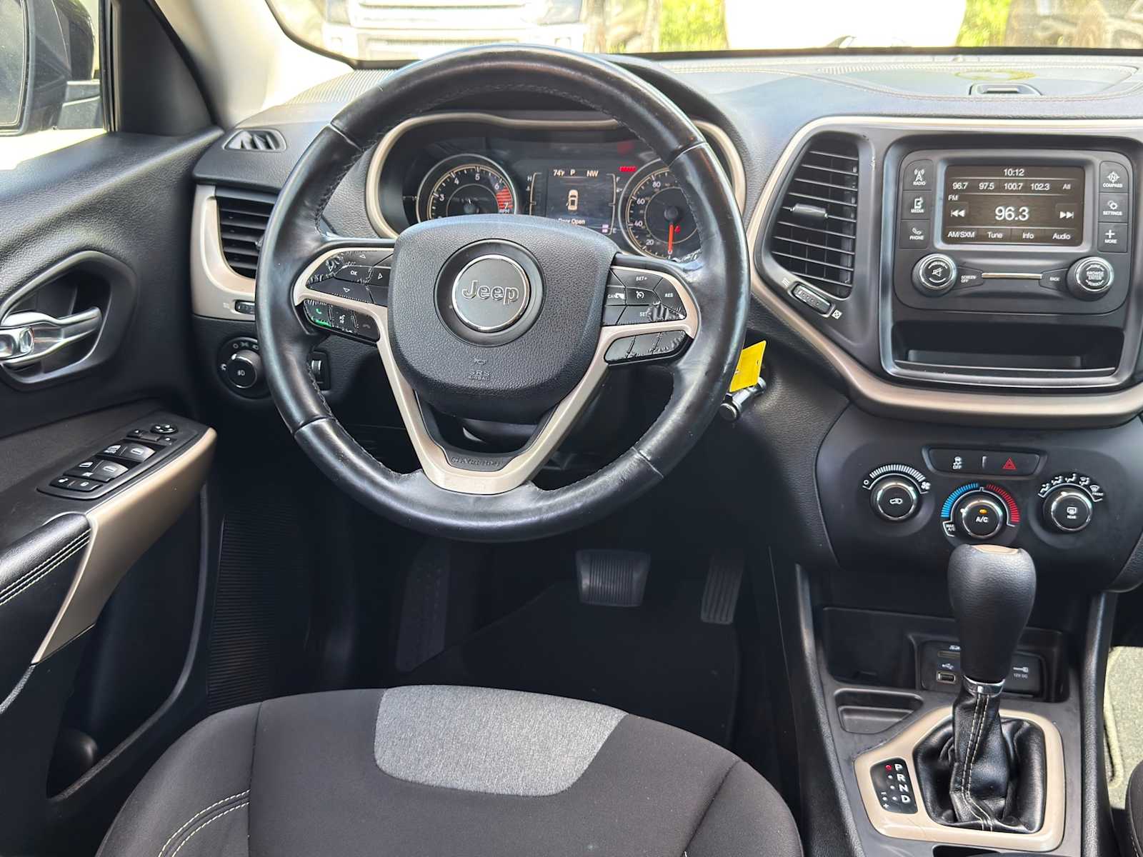 Thumbnail: 2018 Jeep Cherokee - 26