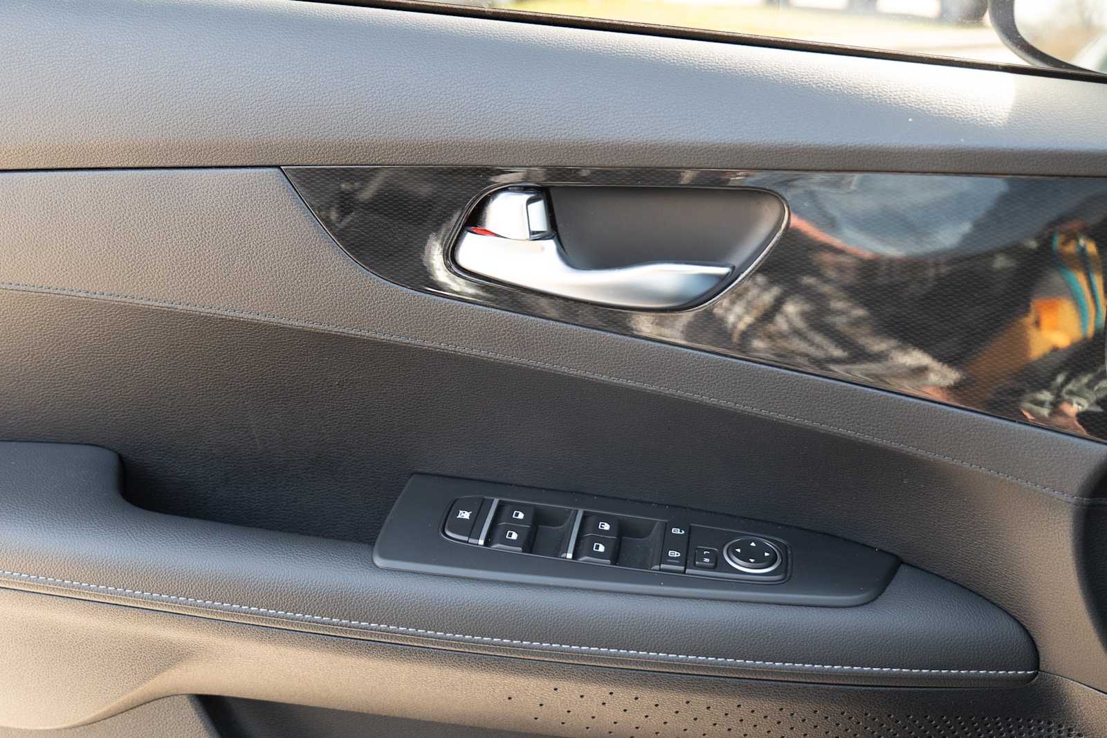 Thumbnail: 2024 Kia Forte - 21