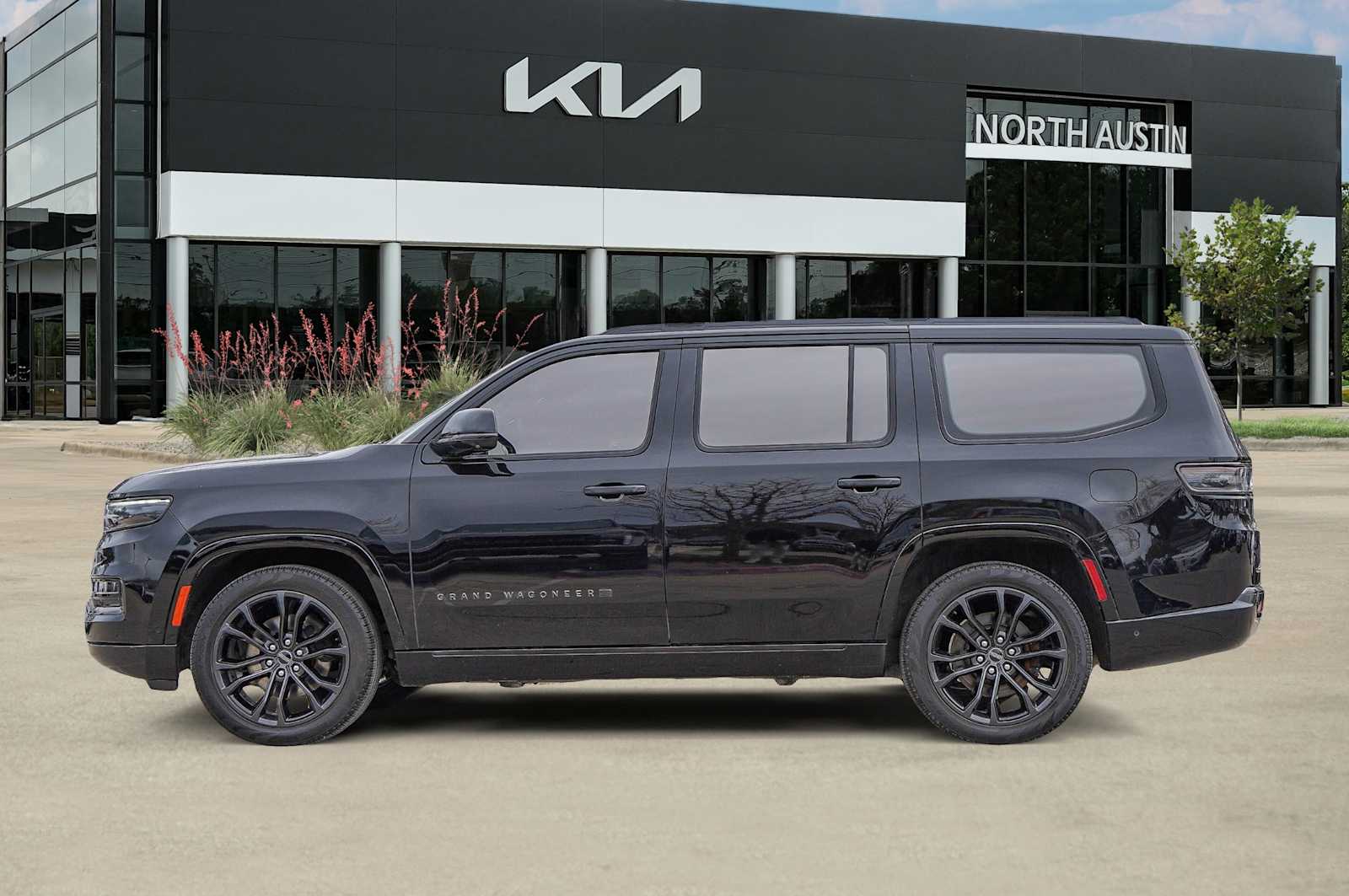 Thumbnail: 2024 Jeep Grand Wagoneer - 4