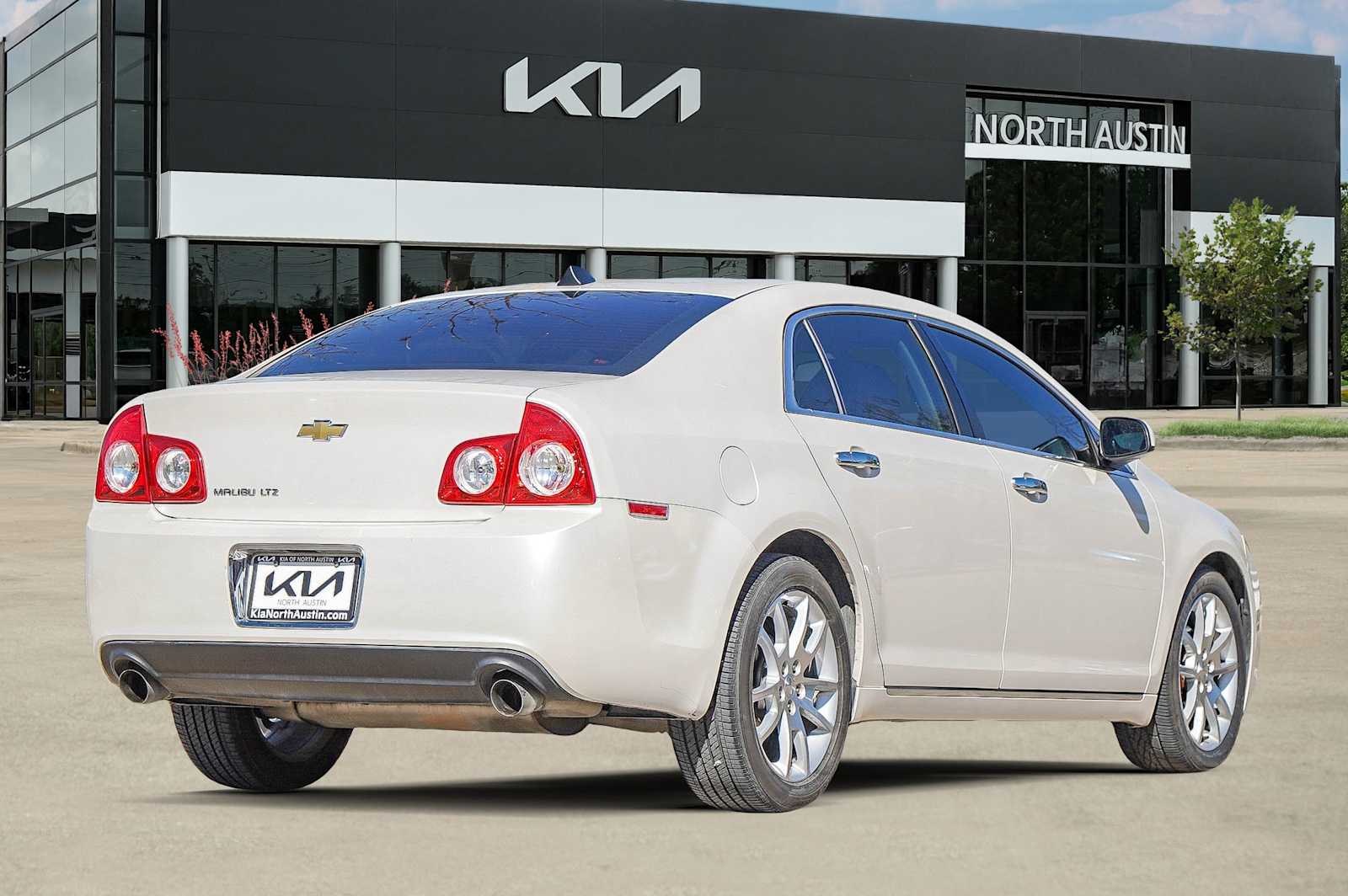 Thumbnail: 2012 Chevrolet Malibu - 6