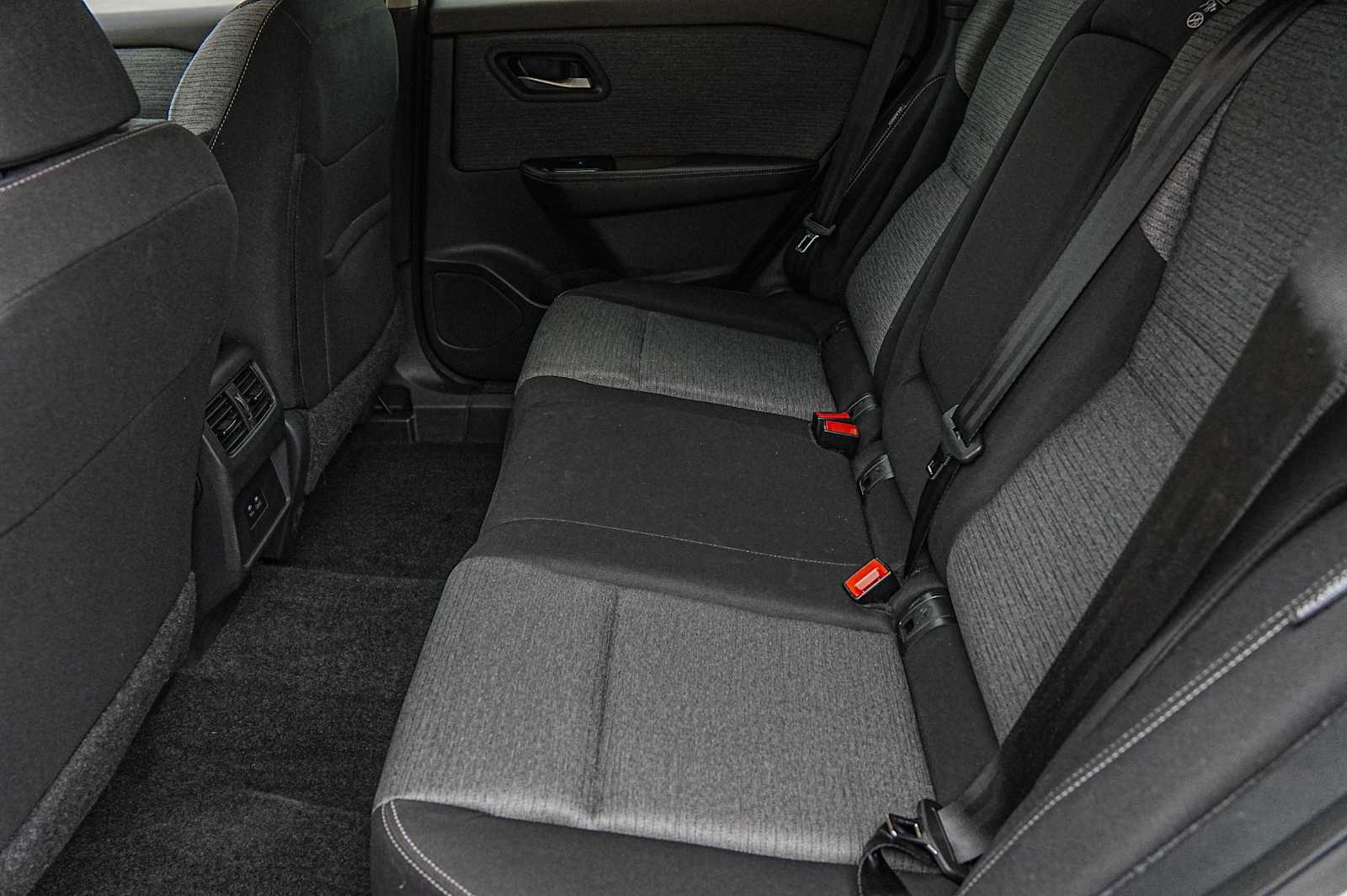 Thumbnail: 2023 Nissan Rogue - 30