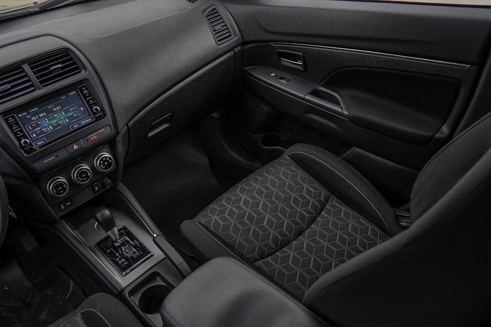 Thumbnail: 2021 Mitsubishi Outlander Sport - 26