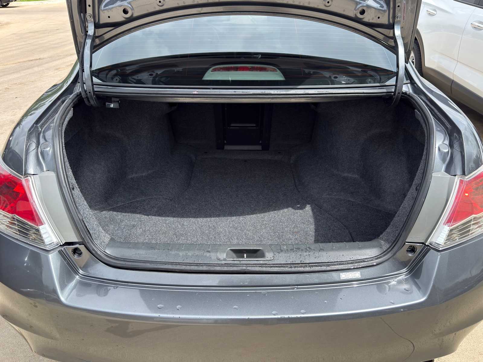 Thumbnail: 2011 Honda Accord - 21