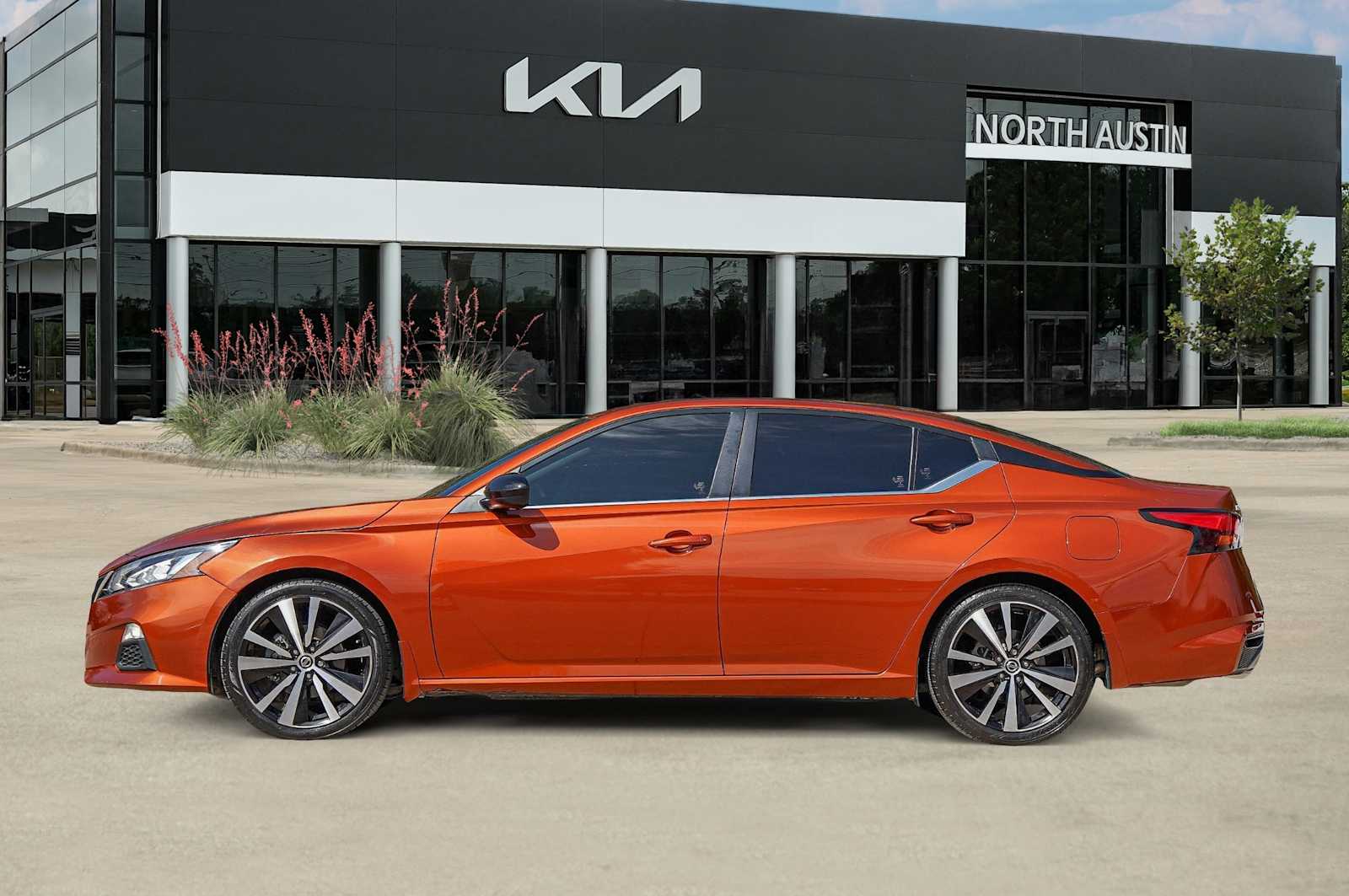 2020 Nissan Altima 2.5 SR photo 4