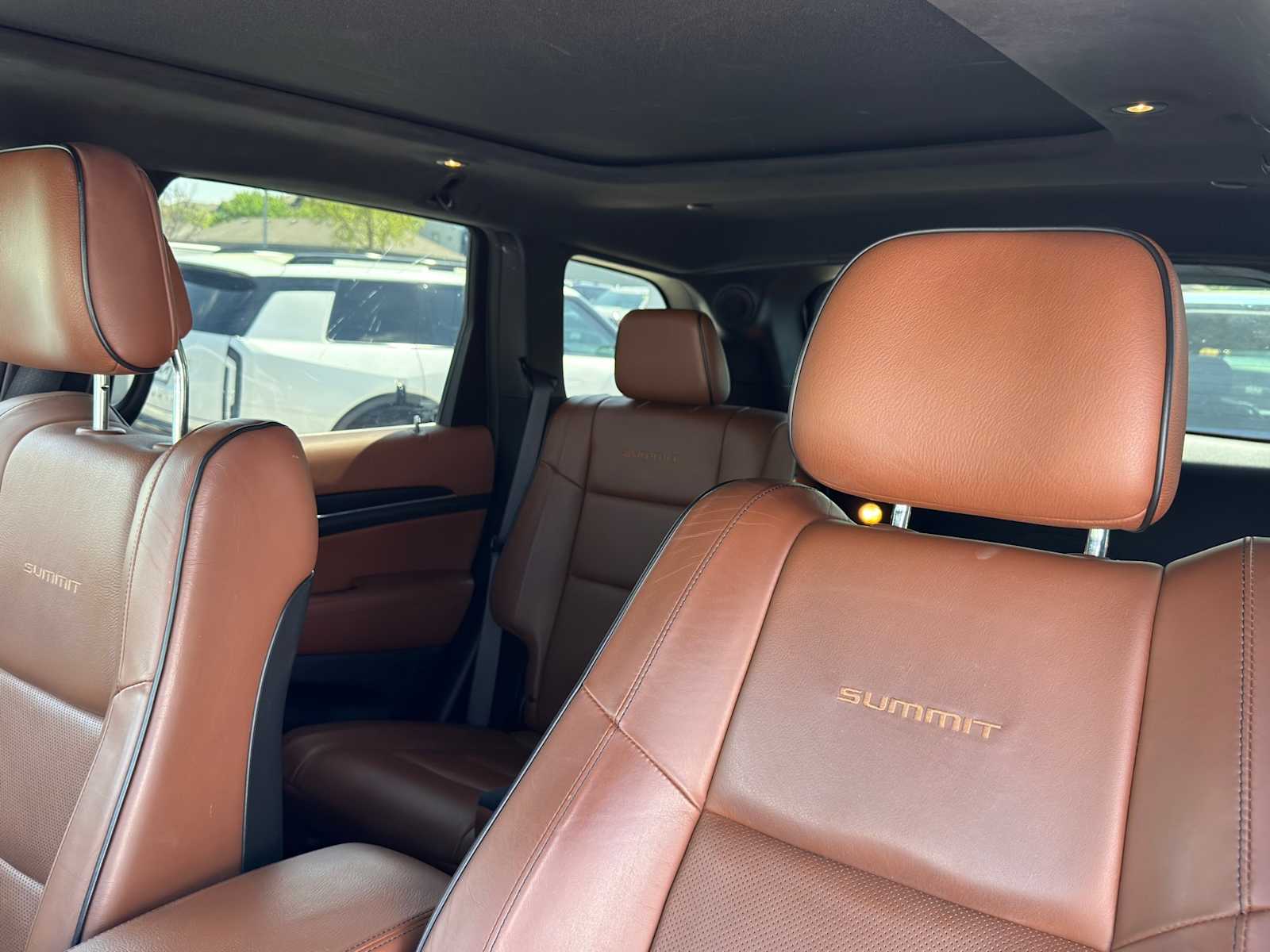 Thumbnail: 2020 Jeep Grand Cherokee - 13