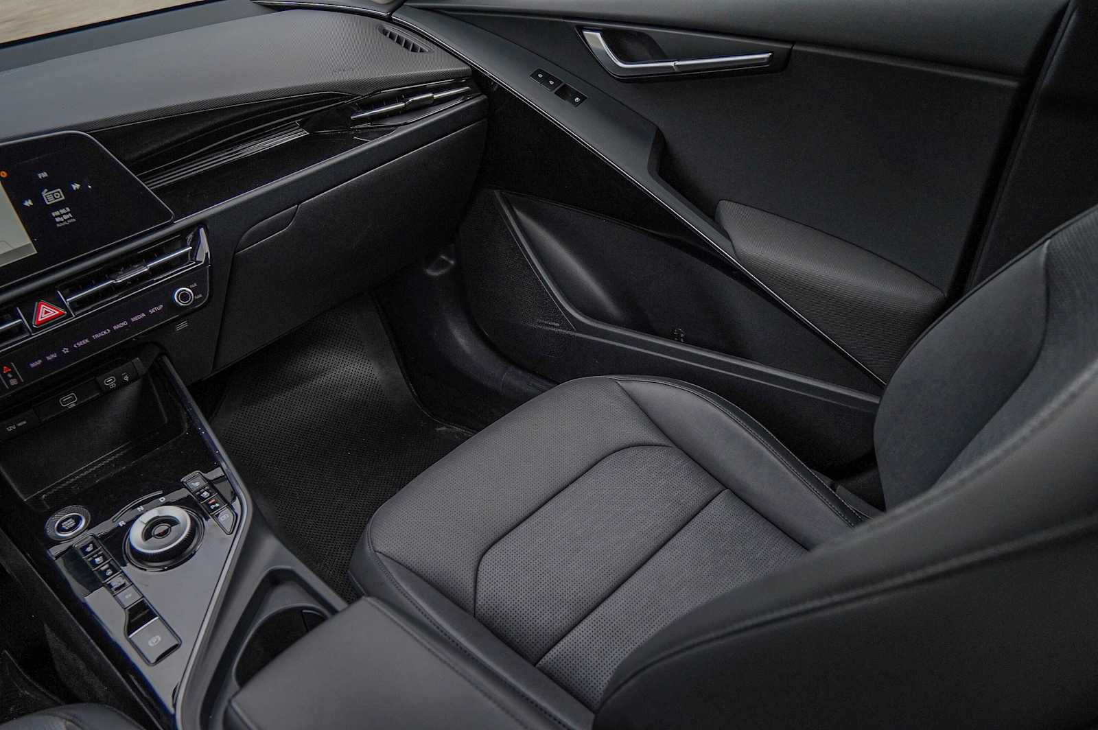 Thumbnail: 2024 Kia Niro - 29