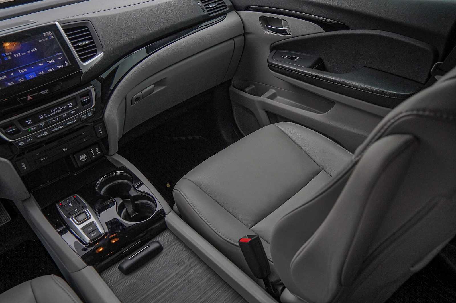 Thumbnail: 2018 Honda Pilot - 28