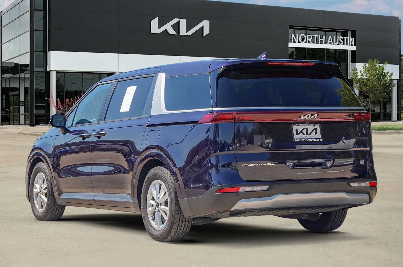 Thumbnail: 2022 Kia Carnival - 6