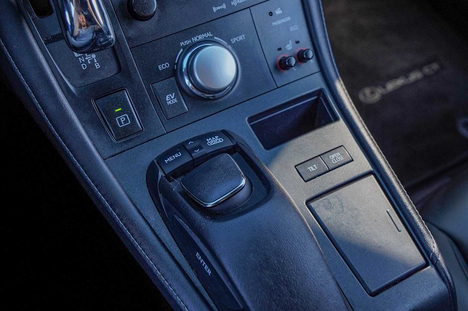 Thumbnail: 2013 Lexus CT - 21