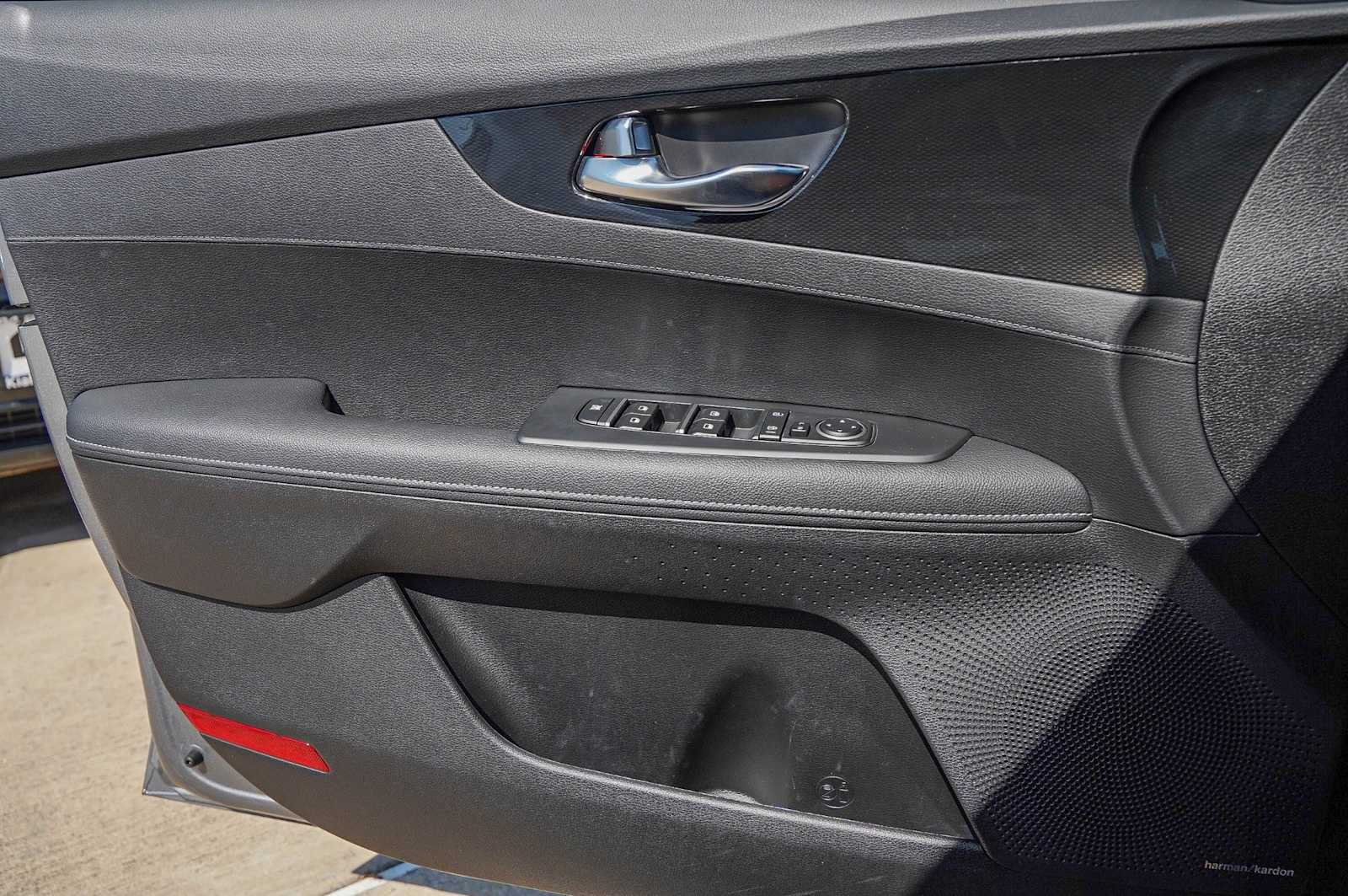 Thumbnail: 2023 Kia Forte - 24