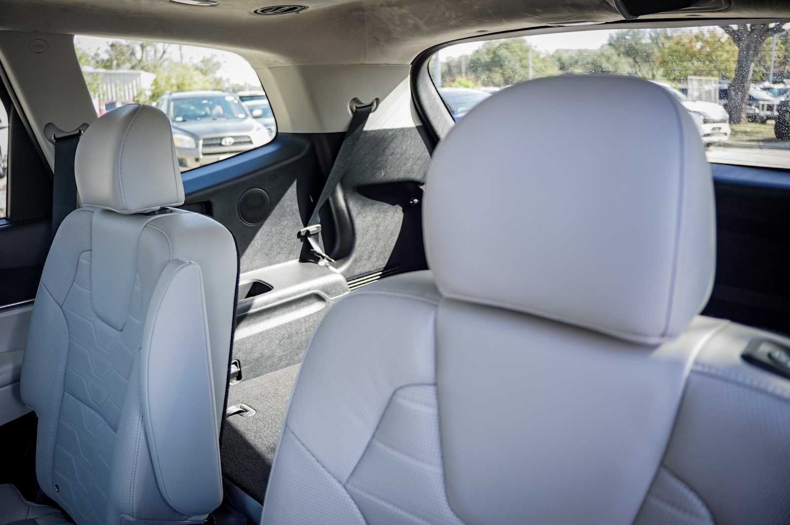 Thumbnail: 2022 Kia Telluride - 33