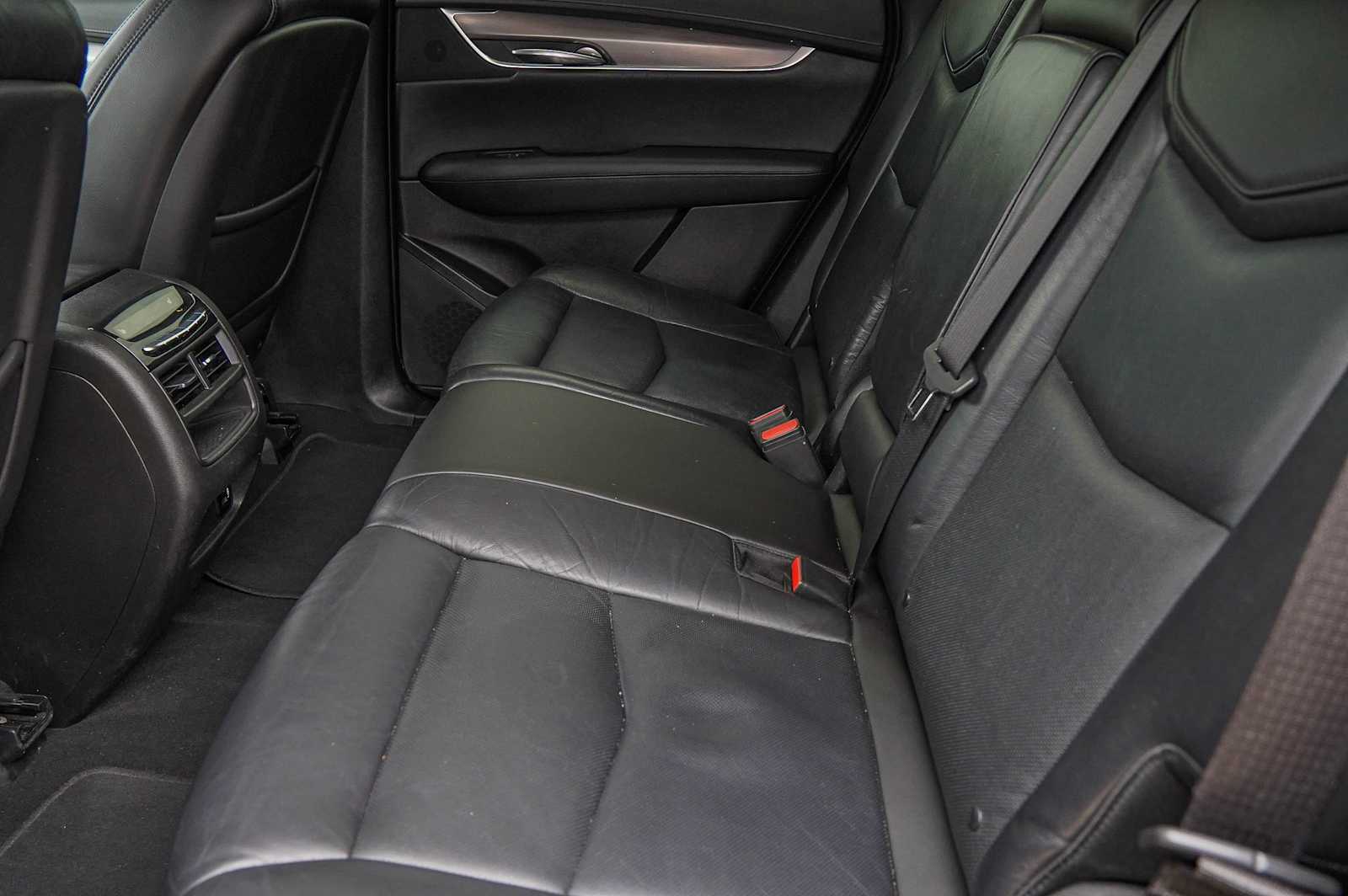 Thumbnail: 2017 Cadillac XT5 - 27