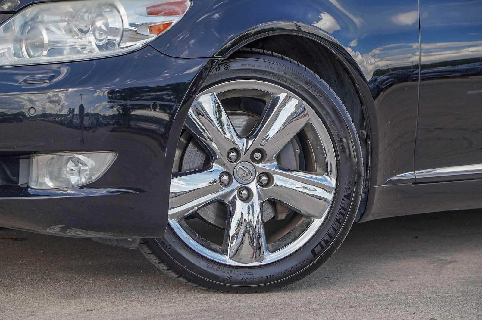 Thumbnail: 2012 Lexus LS - 2