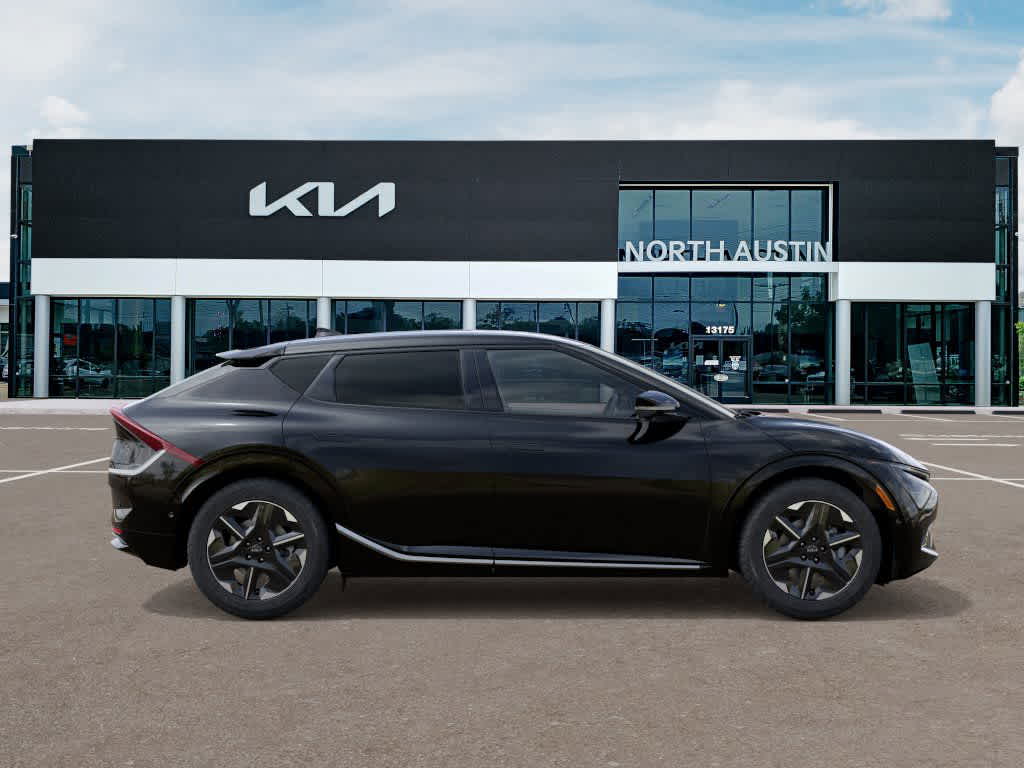 Thumbnail: 2025 Kia EV6 - 7