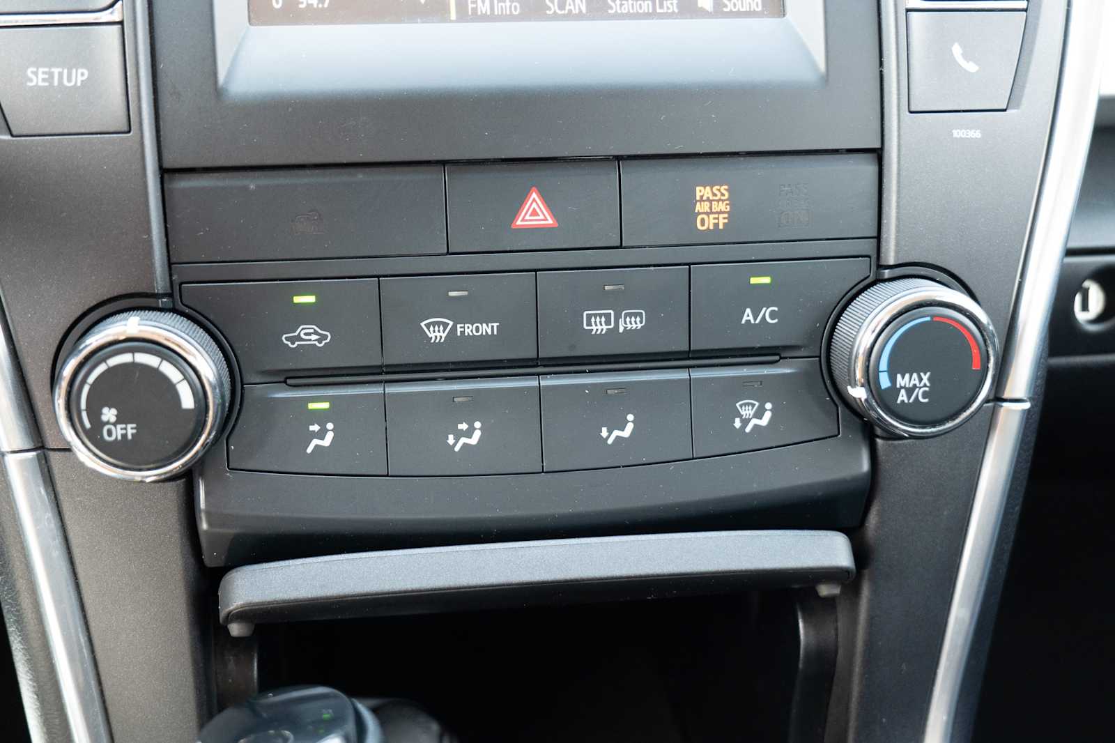 Thumbnail: 2015 Toyota Camry - 17