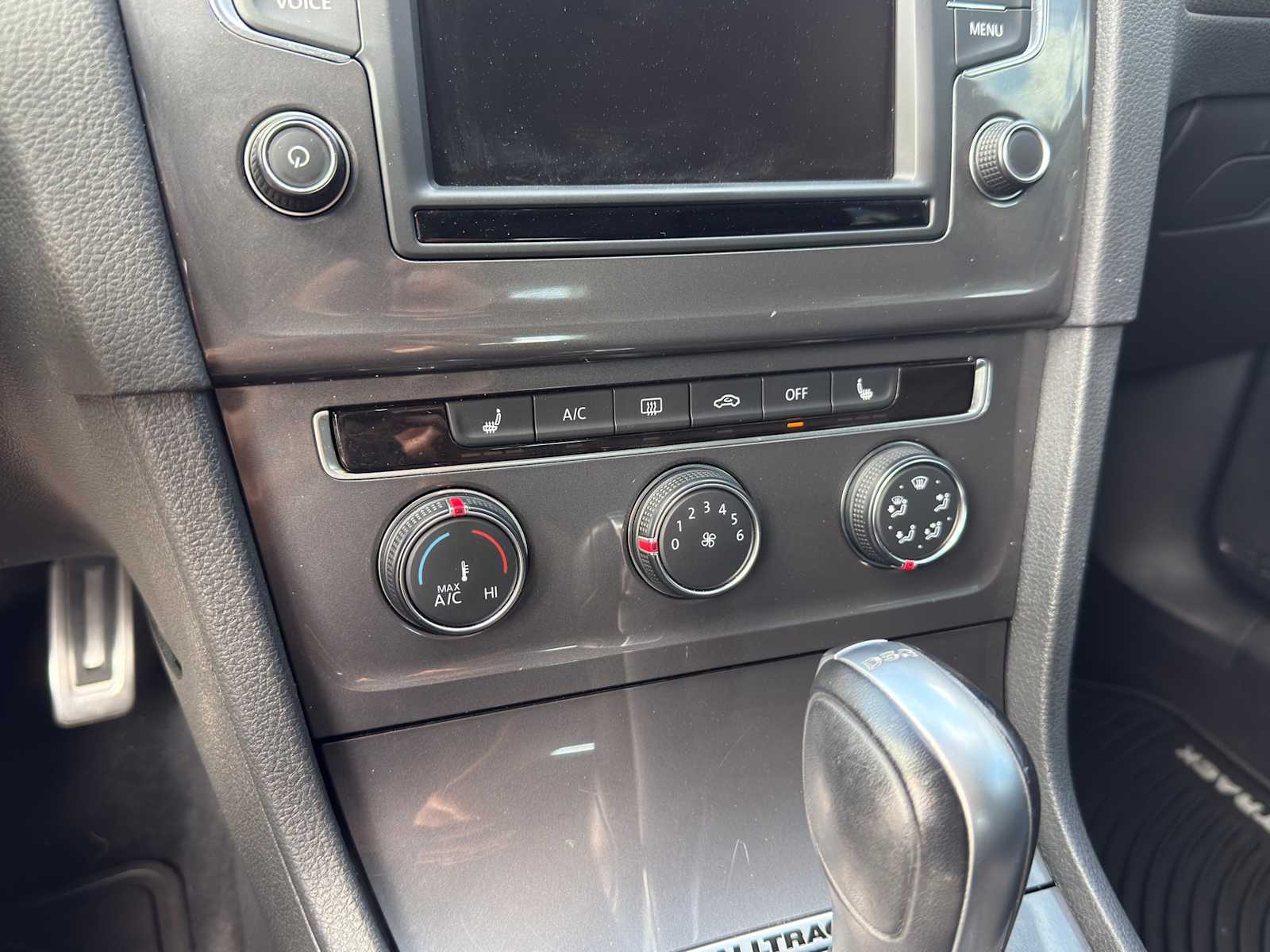 Thumbnail: 2020 Kia Sorento - 16