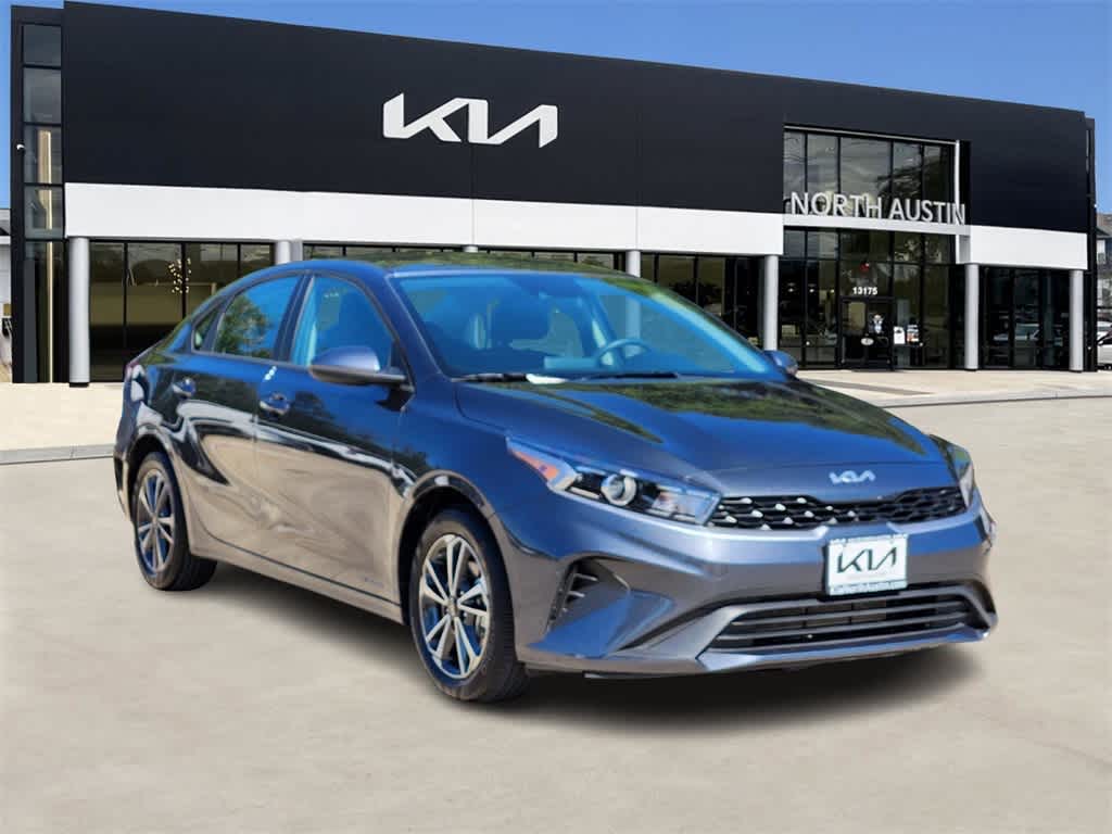 2024 Kia Forte LXS photo 3