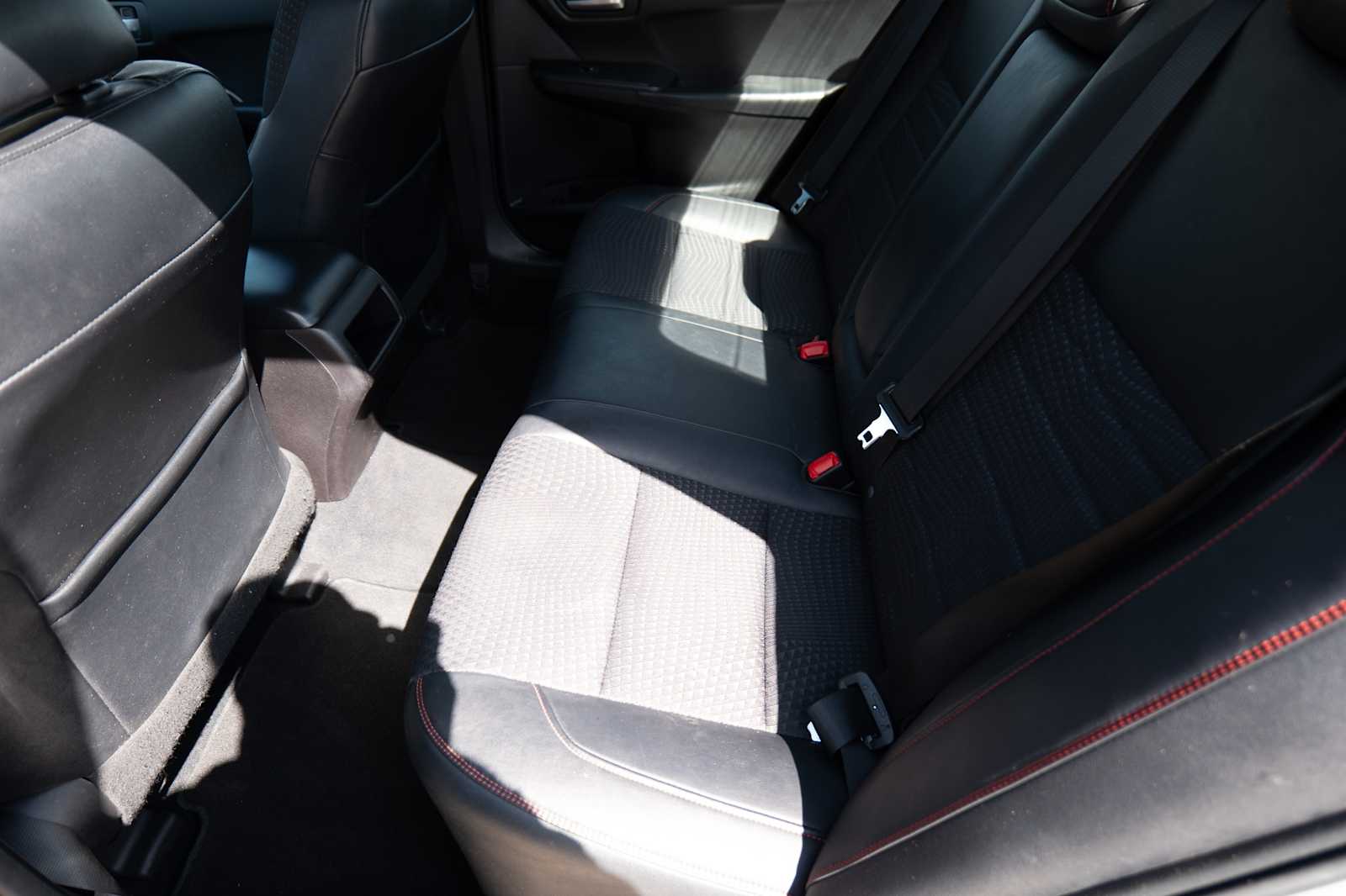 Thumbnail: 2015 Toyota Camry - 24