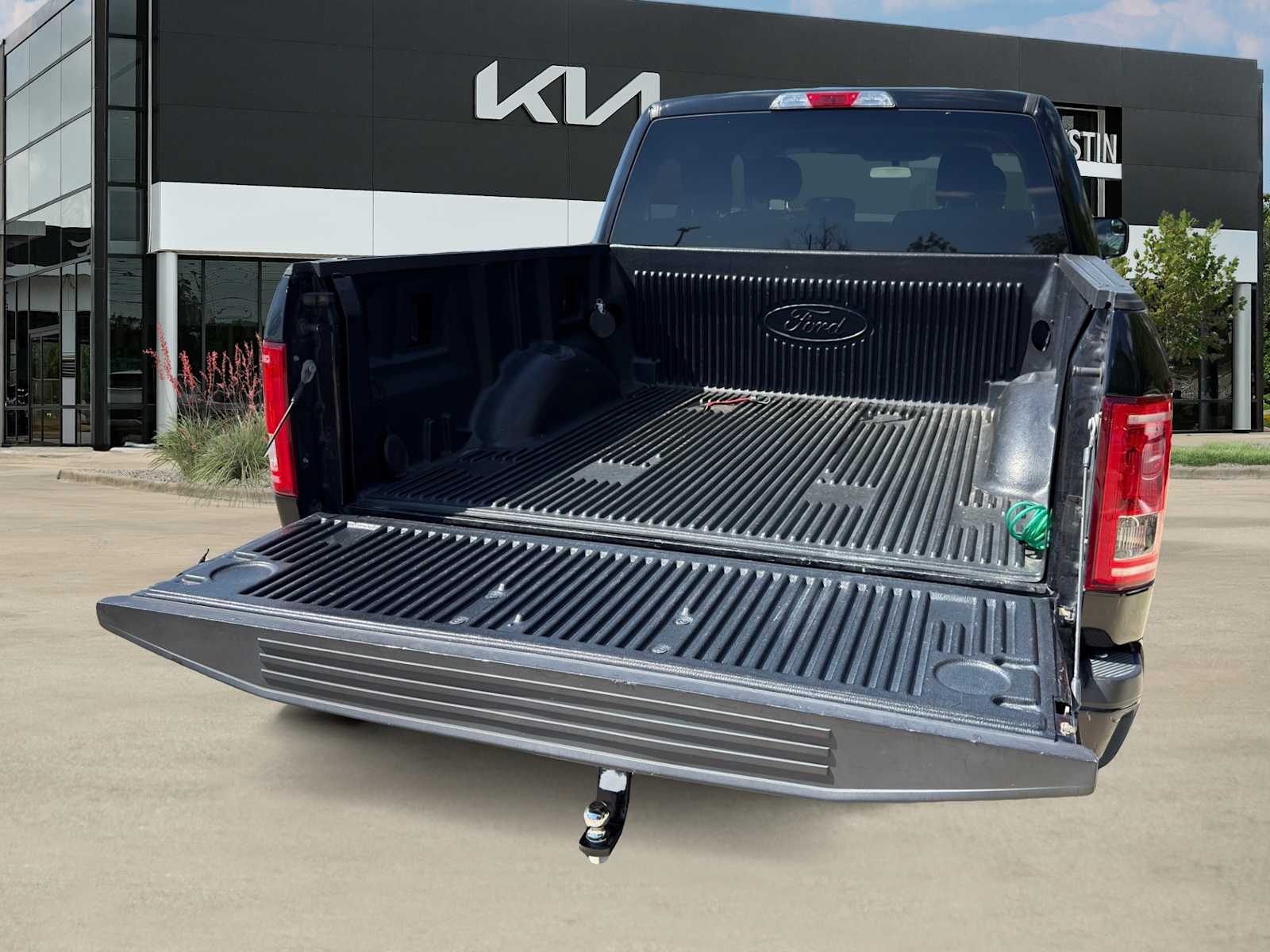 Thumbnail: 2017 Ford F-150 - 11