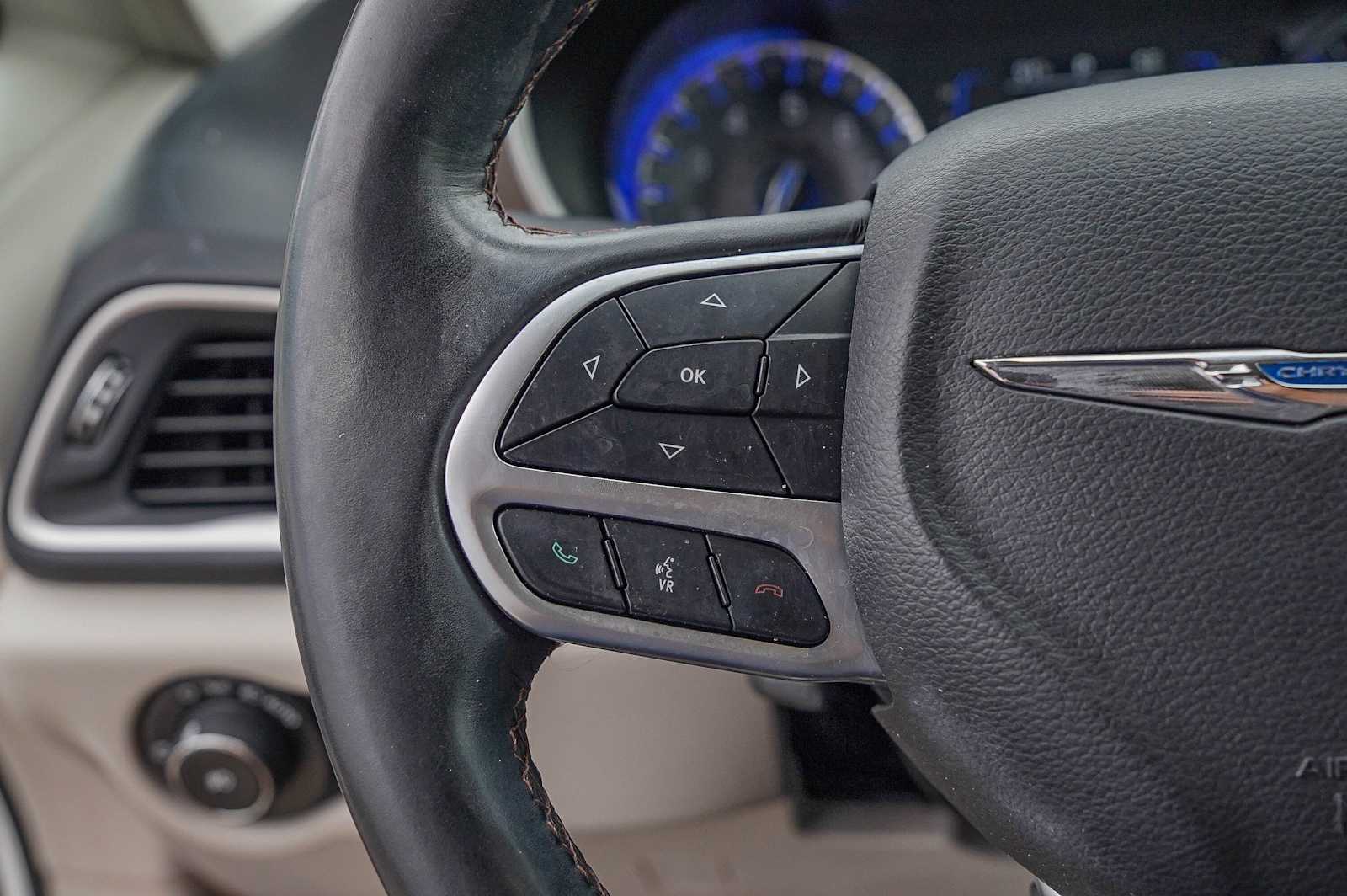 Thumbnail: 2018 Chrysler Pacifica - 16