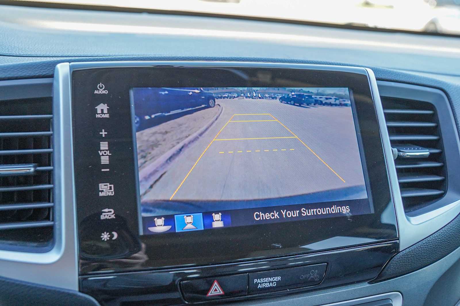 Thumbnail: 2017 Honda Pilot - 15