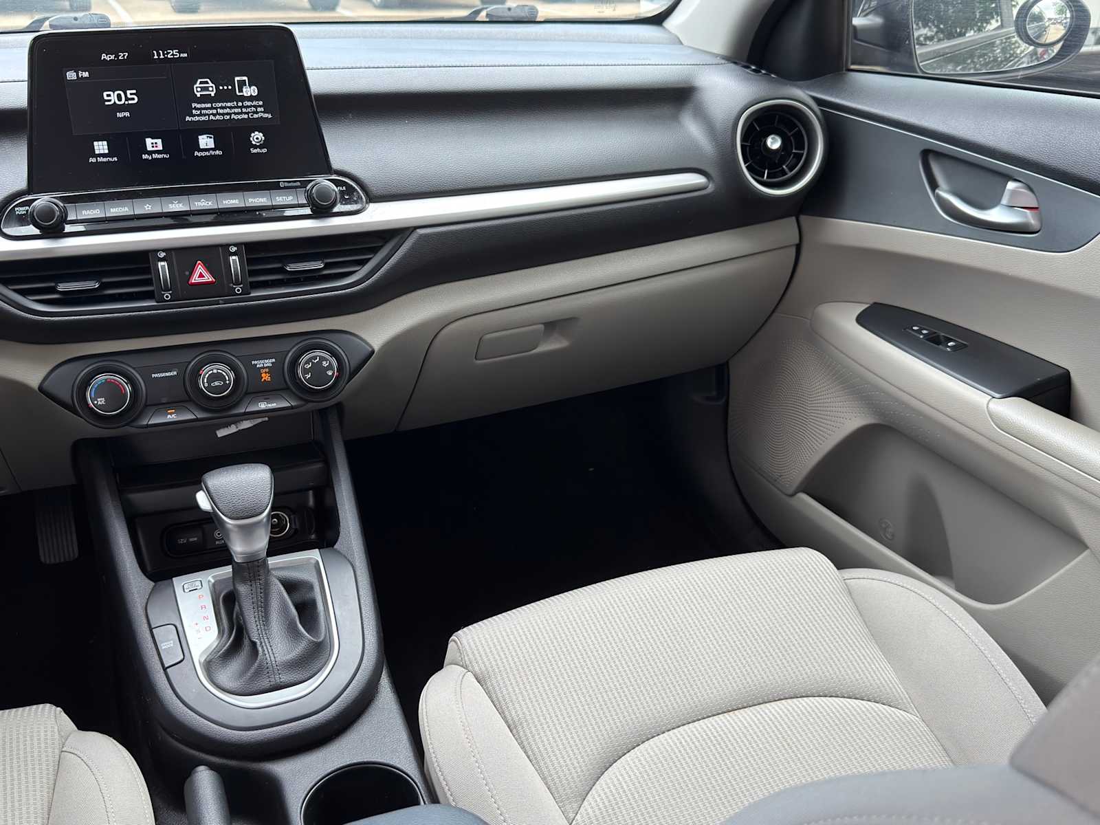 Thumbnail: 2021 Kia Forte - 23