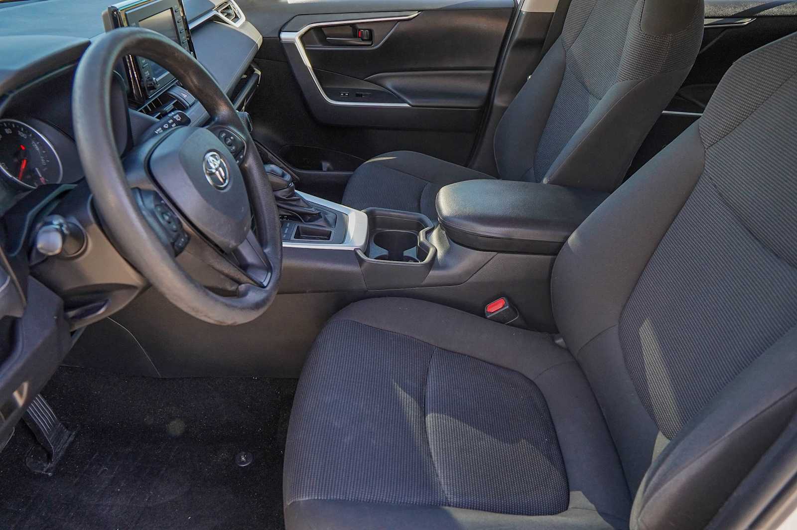 Thumbnail: 2021 Toyota RAV4 - 10