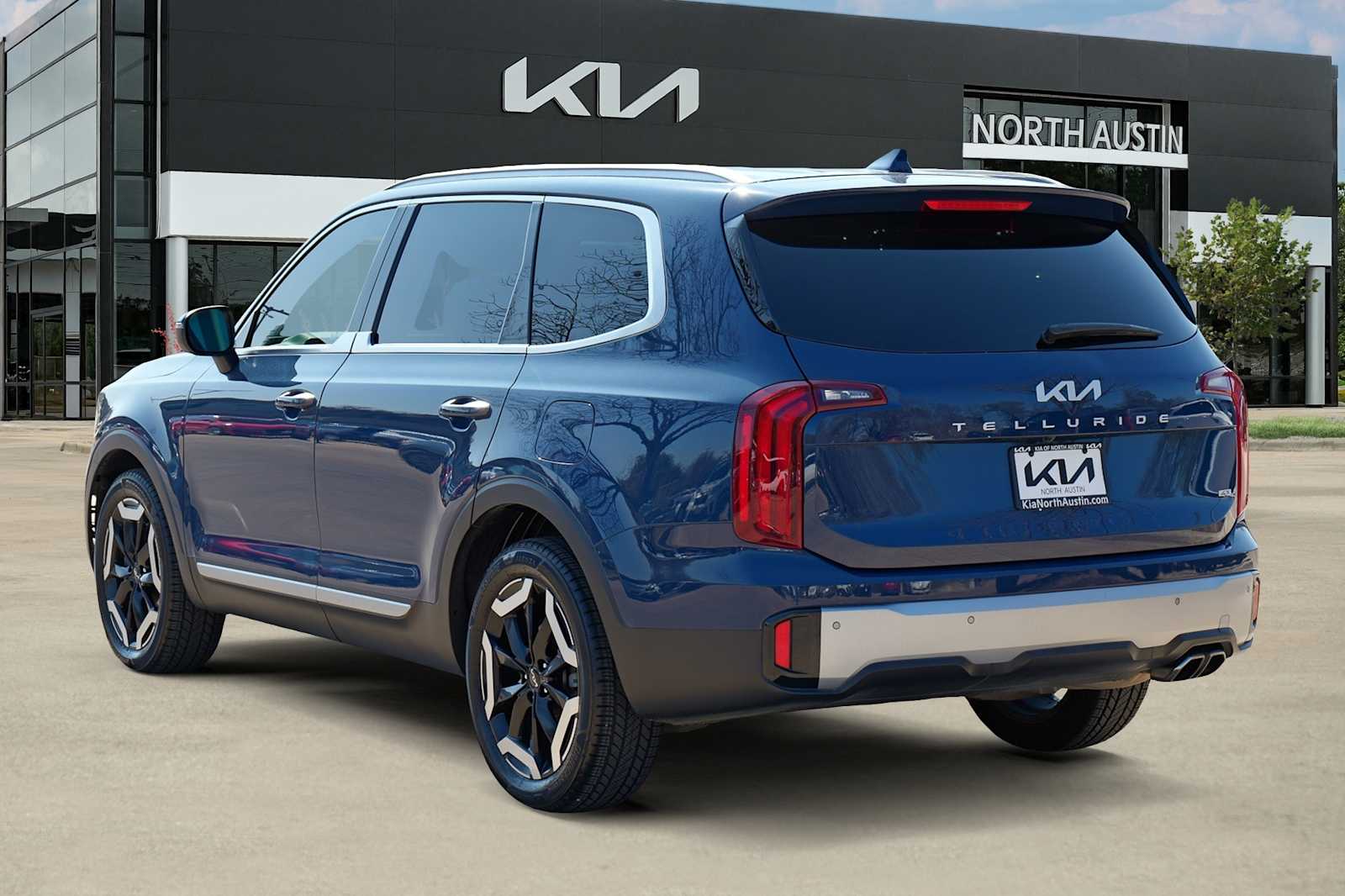Thumbnail: 2023 Kia Telluride - 4