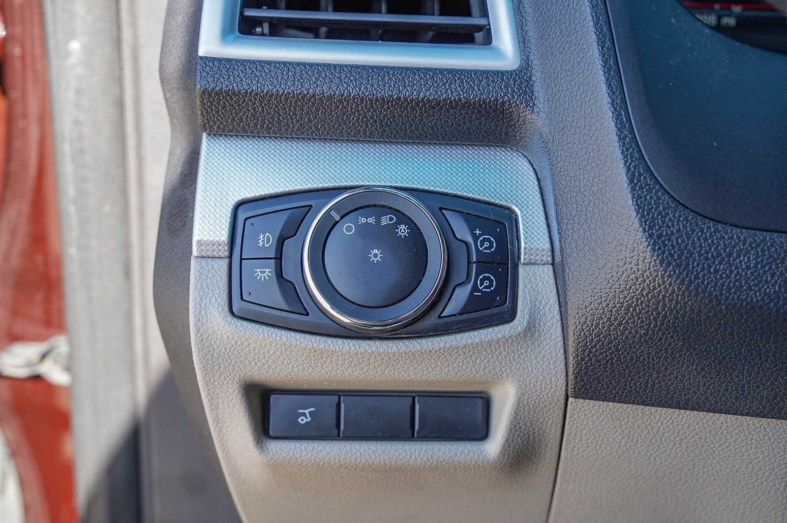 Thumbnail: 2012 Ford Explorer - 21