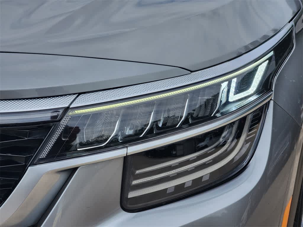 Thumbnail: 2023 Kia Seltos - 7