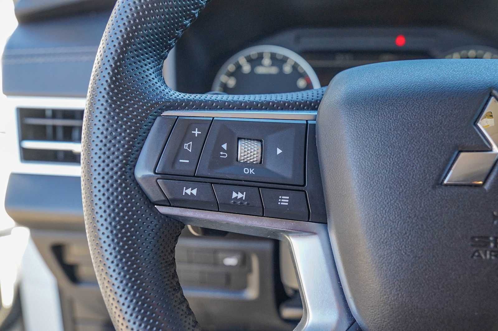 Thumbnail: 2022 Mitsubishi Outlander - 13