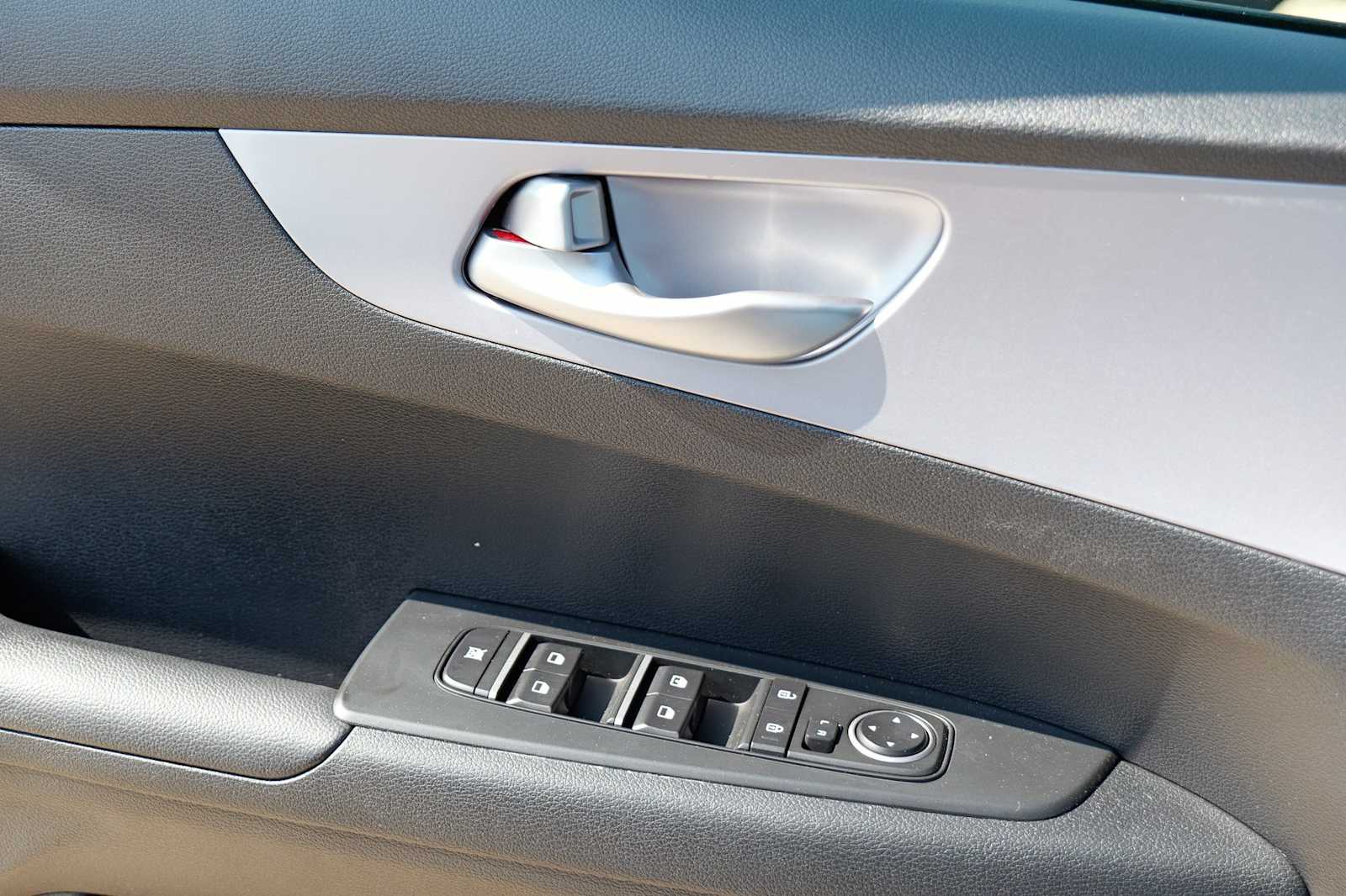 Thumbnail: 2024 Kia Forte - 21