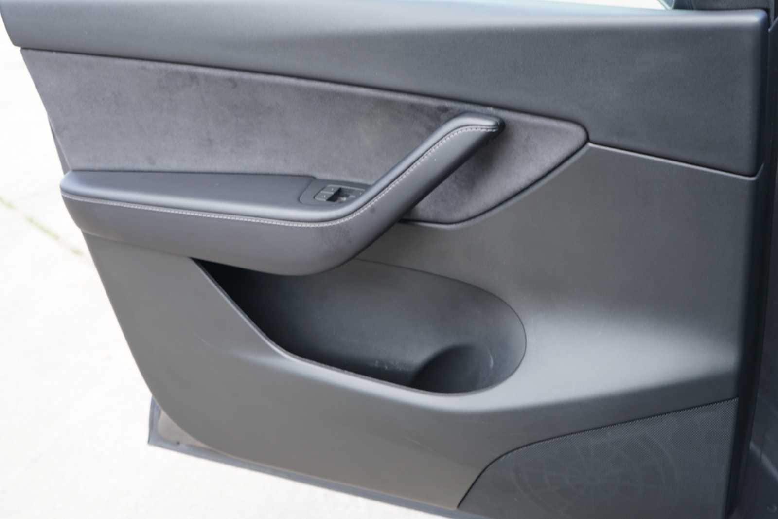 2022 Tesla Model Y Long Range - Photo 16