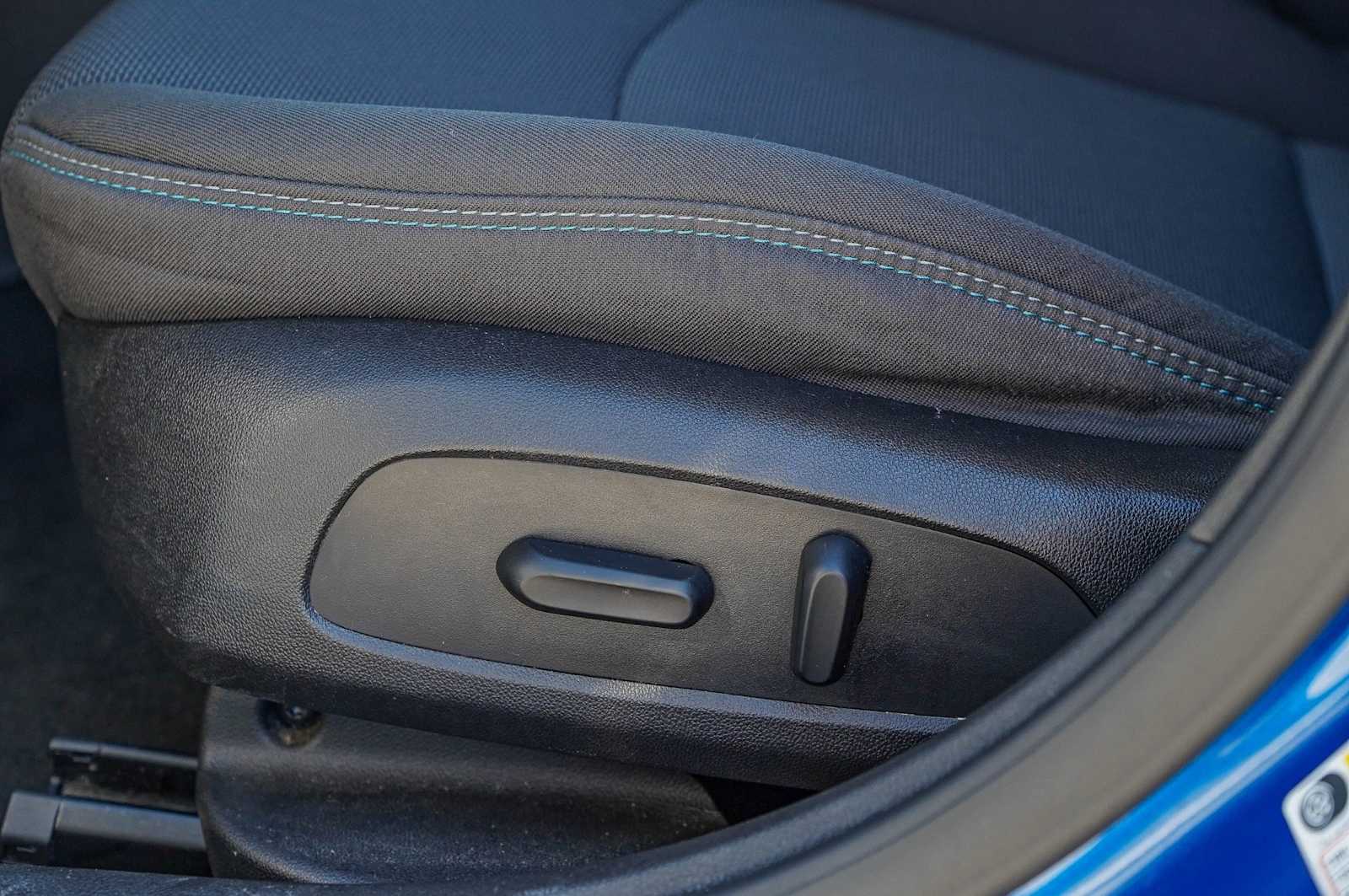 Thumbnail: 2017 Chevrolet Cruze - 23