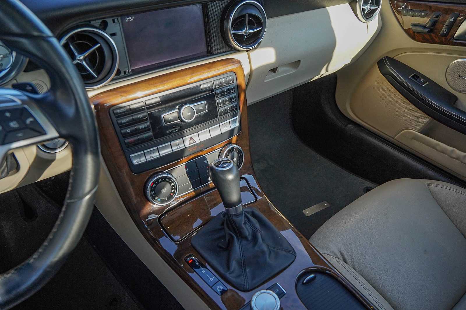 Thumbnail: 2015 Mercedes-Benz SLK - 15