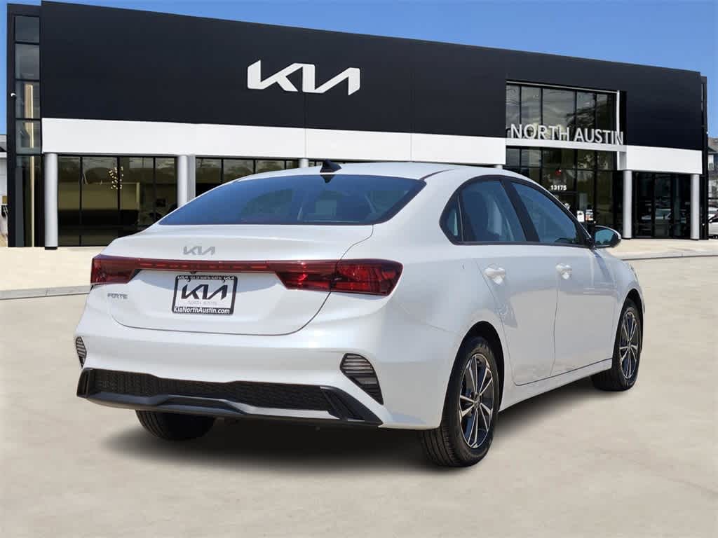 Thumbnail: 2024 Kia Forte - 5