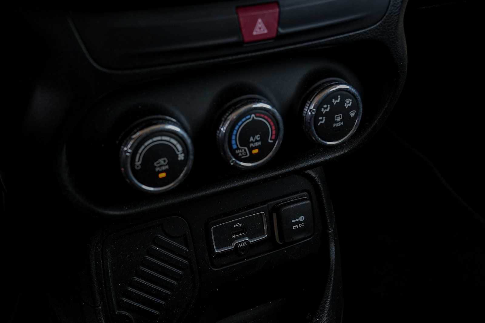 Thumbnail: 2016 Jeep Renegade - 18
