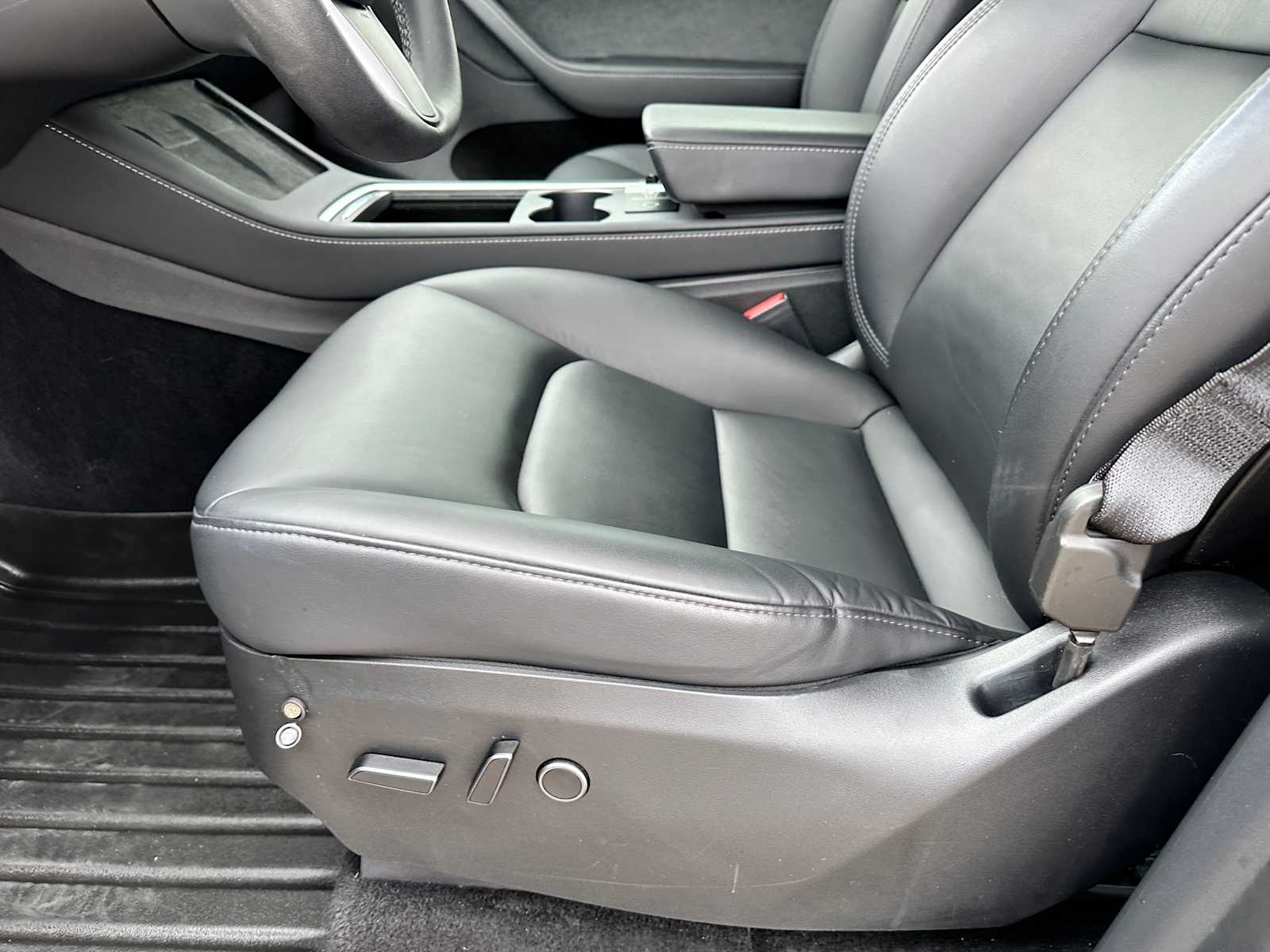 Thumbnail: 2023 Tesla Model Y - 16