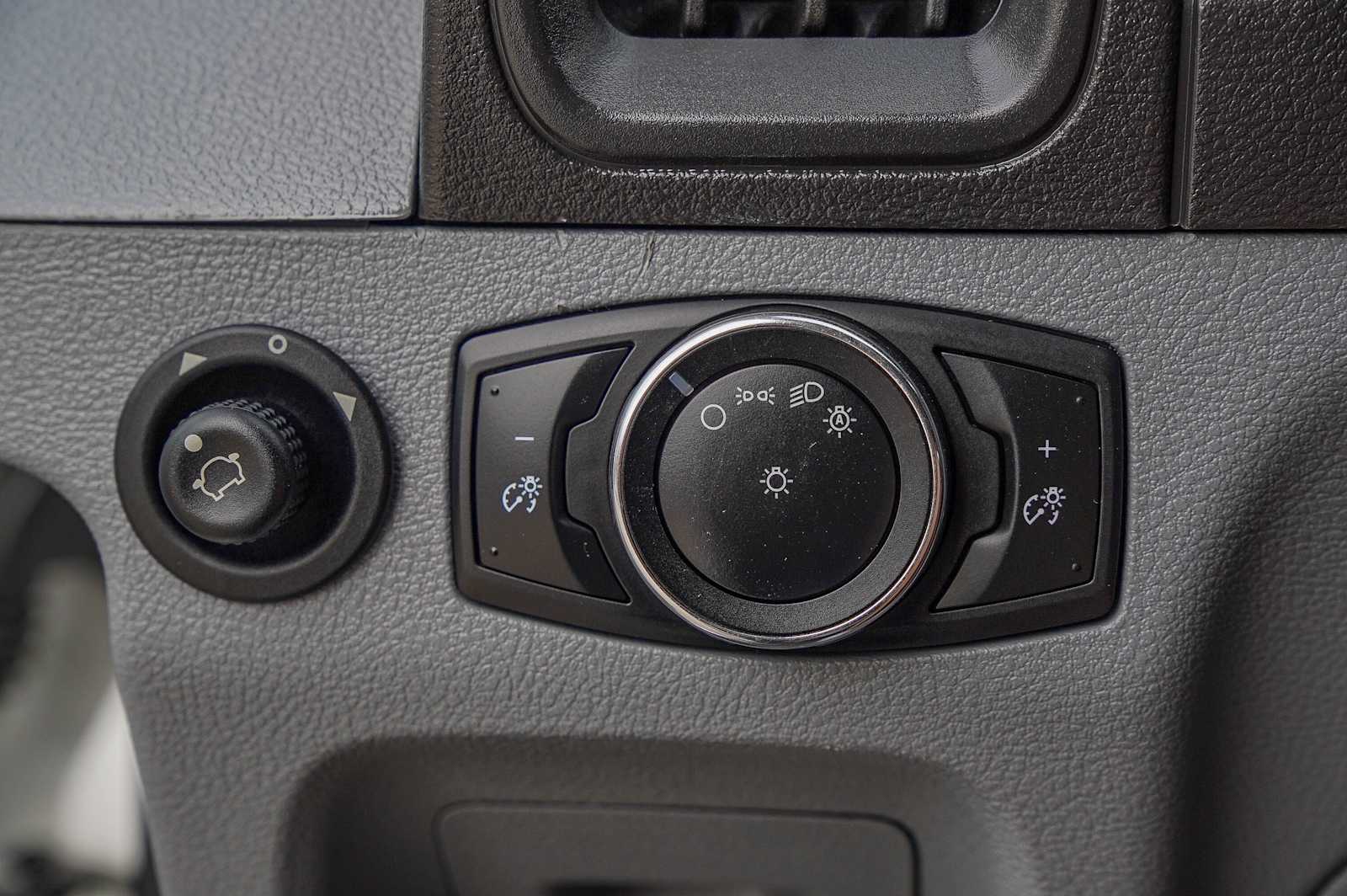 Thumbnail: 2016 Ford Transit Series - 21