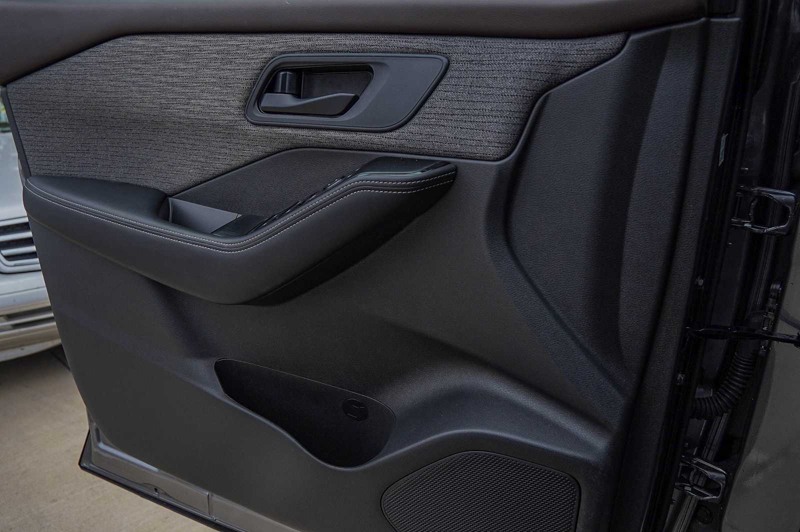 Thumbnail: 2021 Nissan Rogue - 23